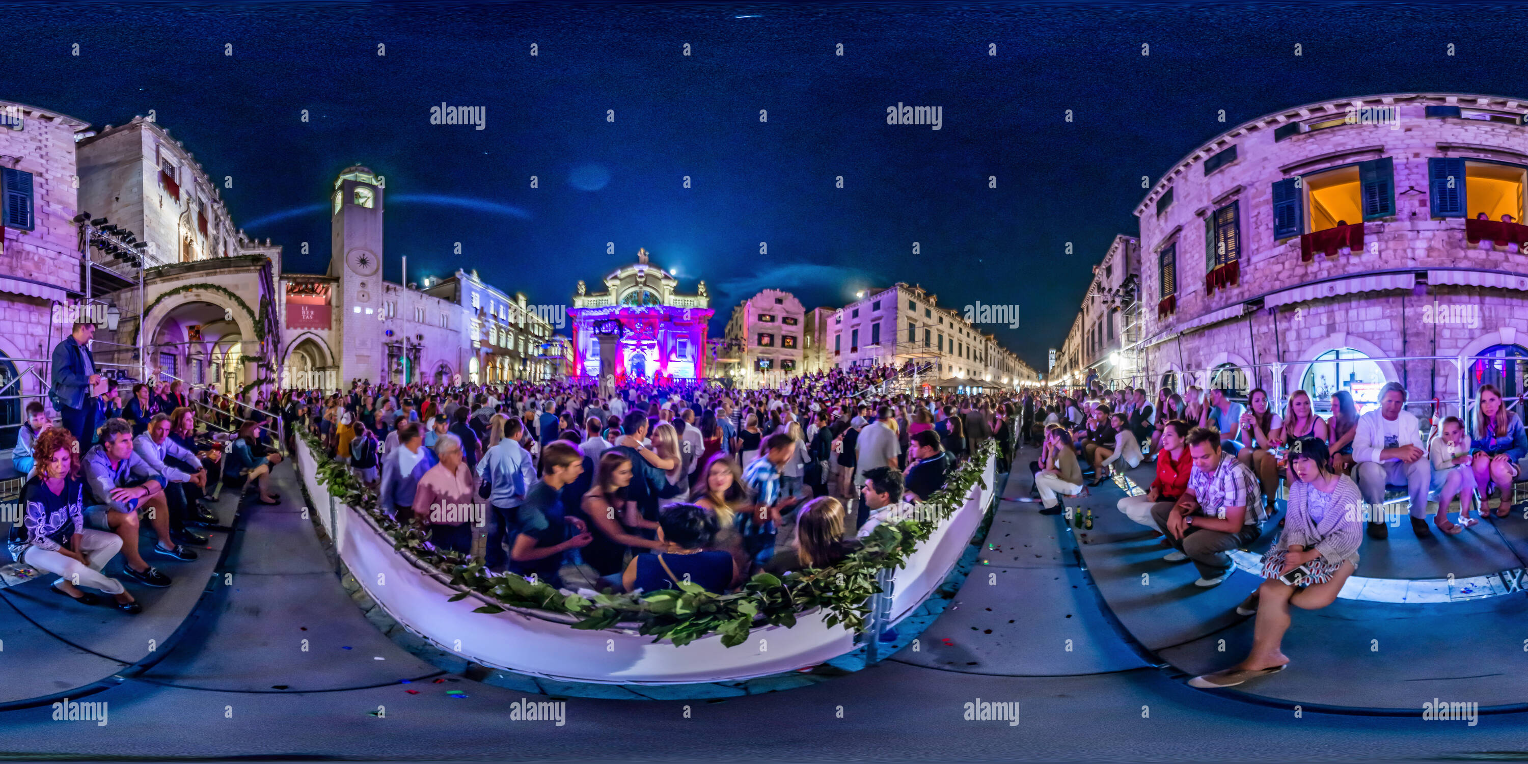 Vue panoramique à 360° de Massimo concert 10.04.2014.