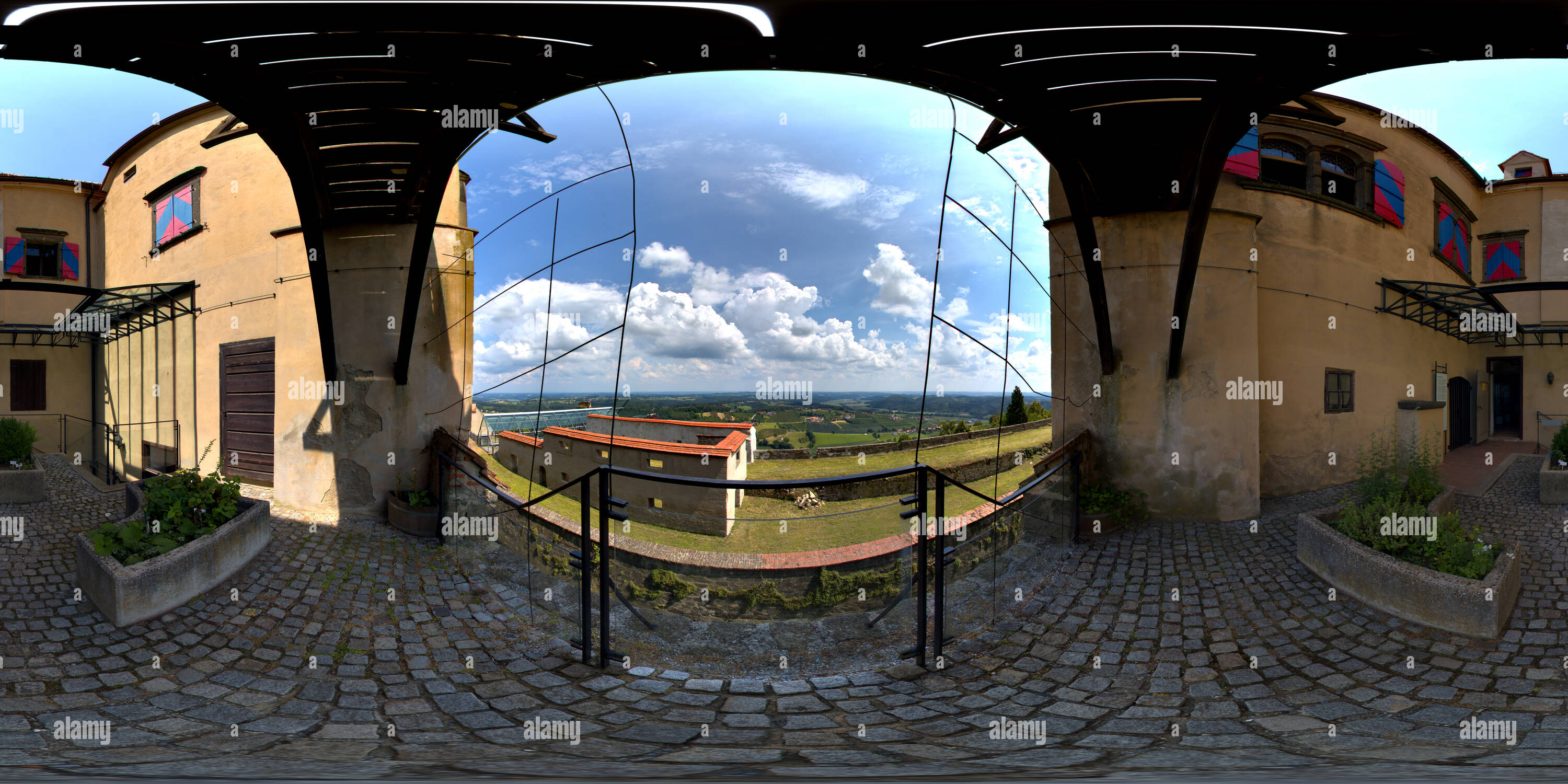 Vue panoramique à 360° de L'Autriche, Feldbach, château de Riegersburg Balcon