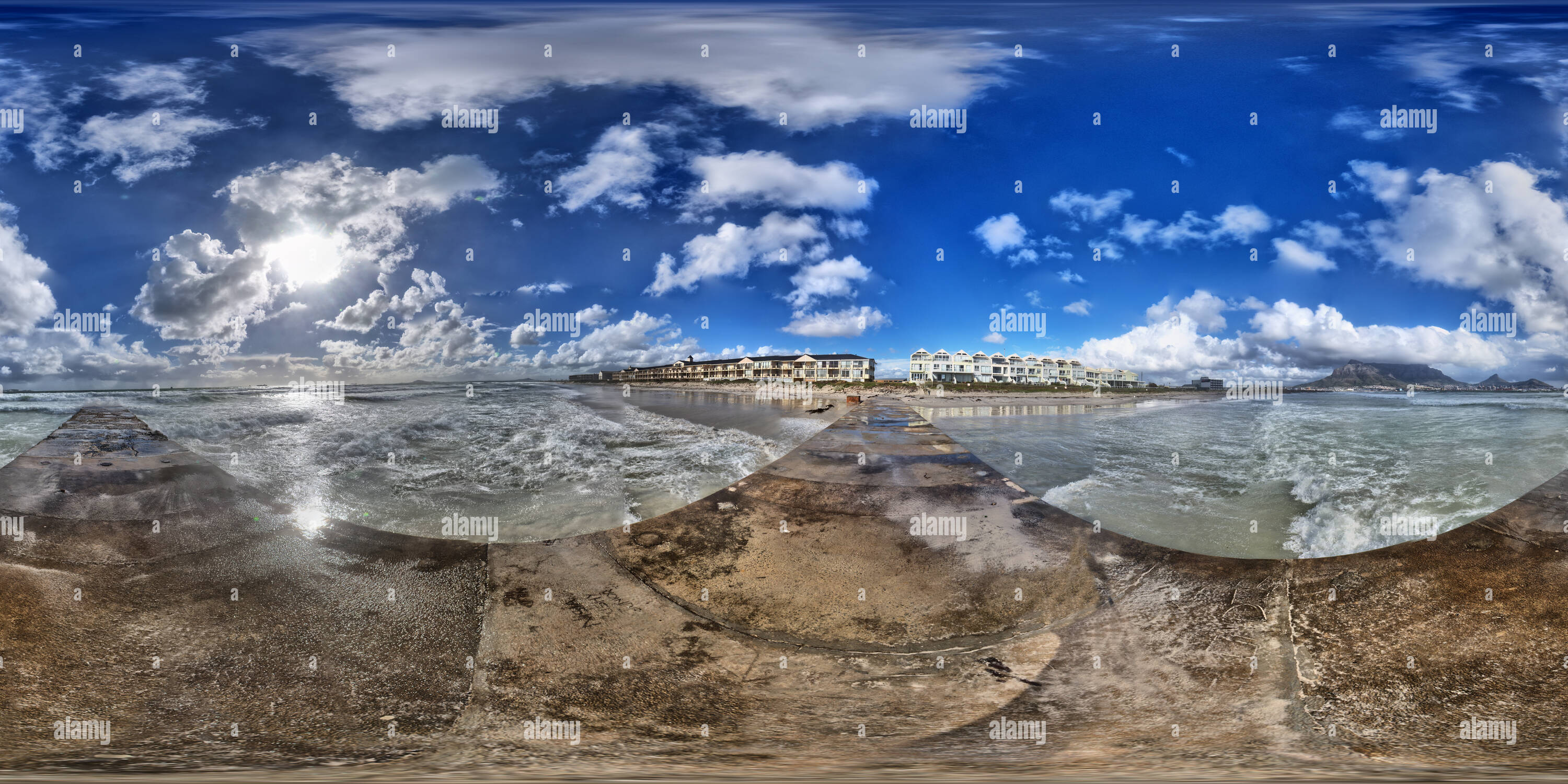 Vue panoramique à 360° de Tempête au large de la plage Lagouna