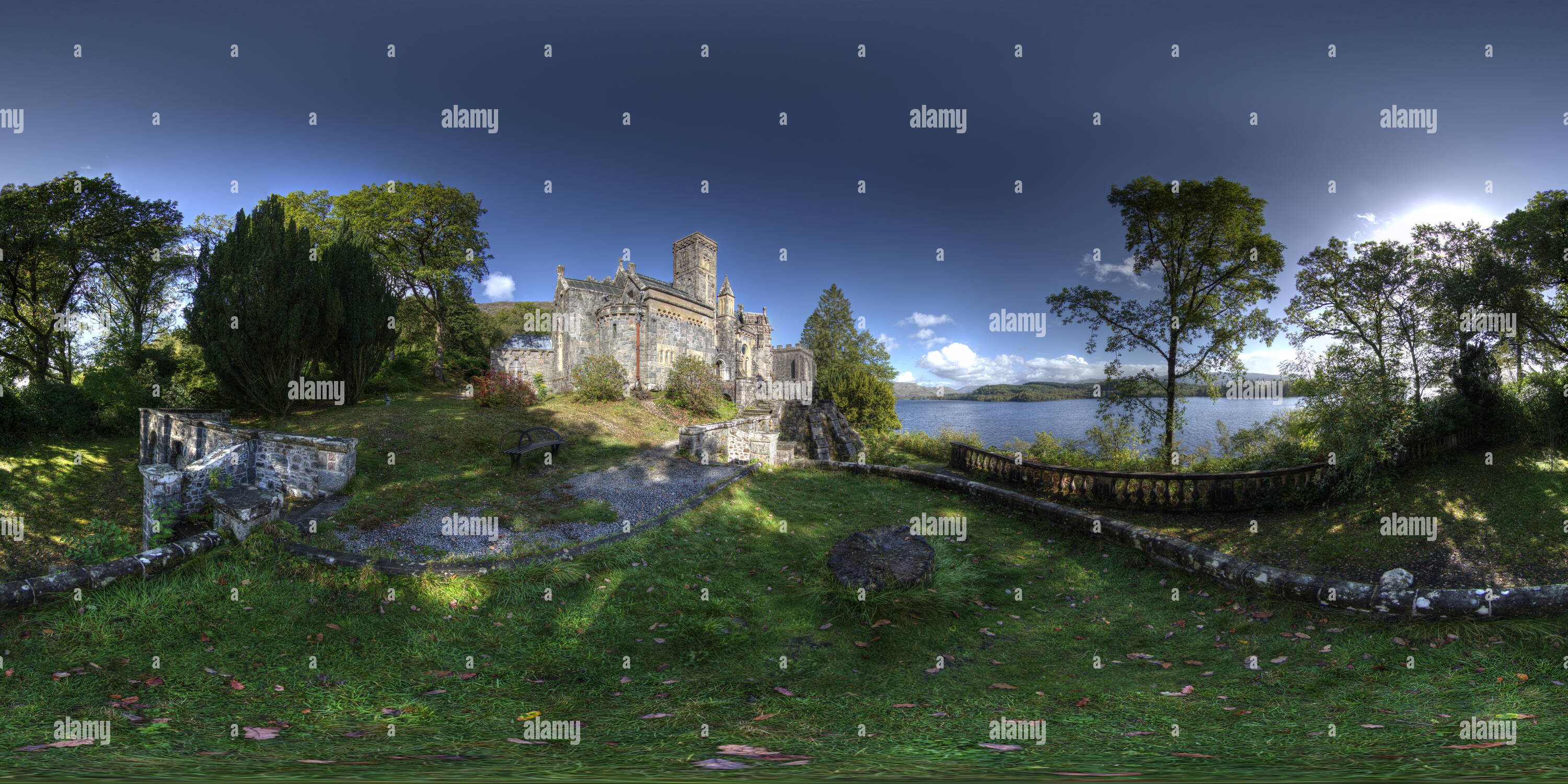 Vue panoramique à 360° de Conan's Kirk , Saint , Lochawe Argyll , Écosse