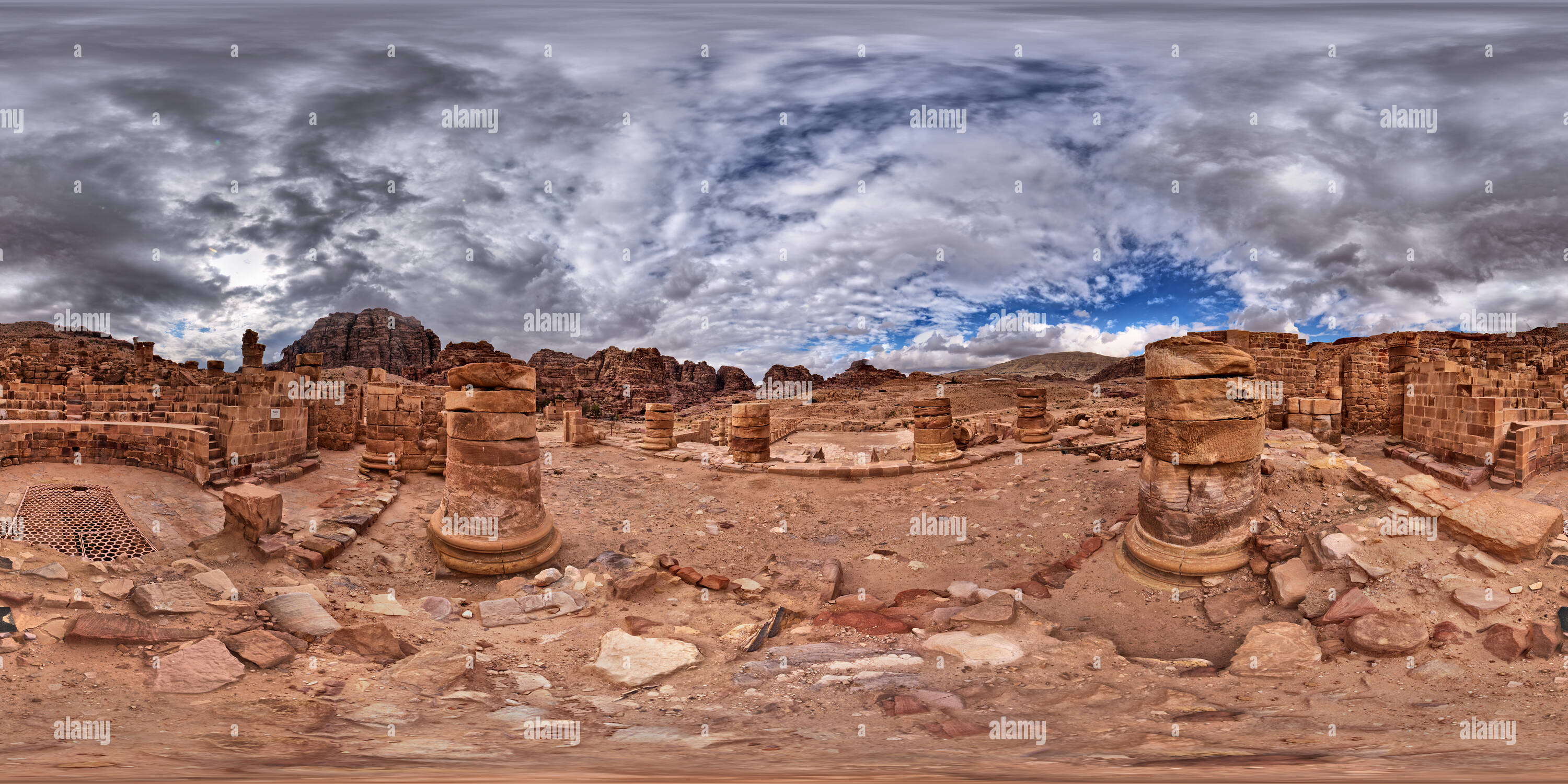 Vue panoramique à 360° de Le Grand Temple de Pétra Wadi Musa Jordanie