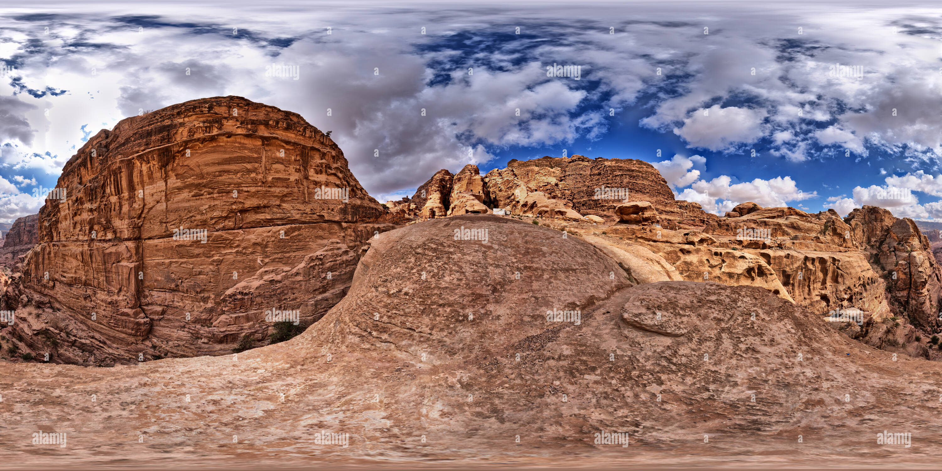 Vue panoramique à 360° de Trail au monastère Petra Wadi Musa Jordanie