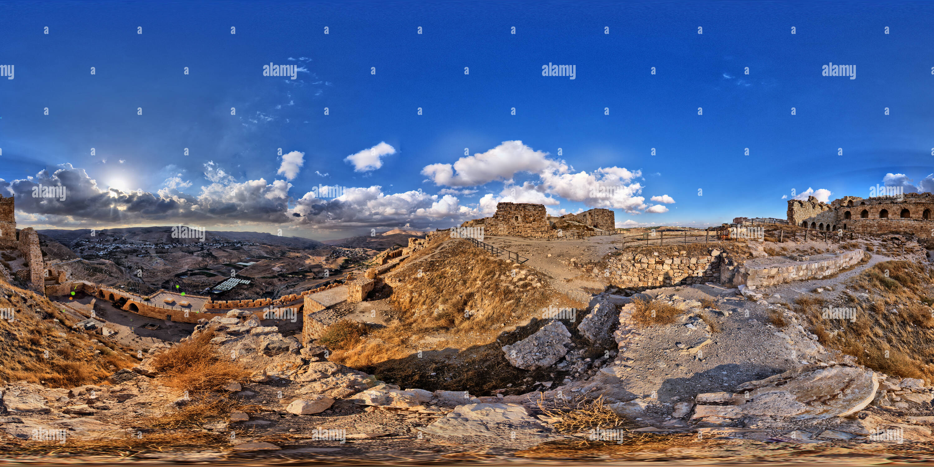 Vue panoramique à 360° de À partir de la paroi interne Karak Cursader Château Jordanie