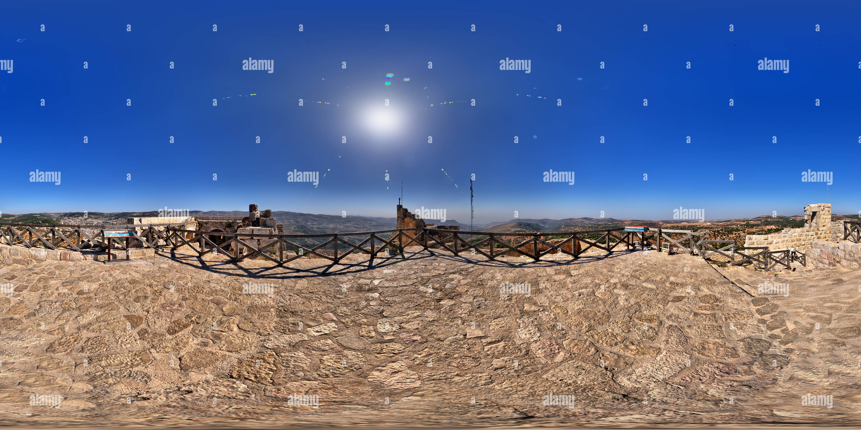 Vue panoramique à 360° de Haut de la tour Château Ajloun Jordanie