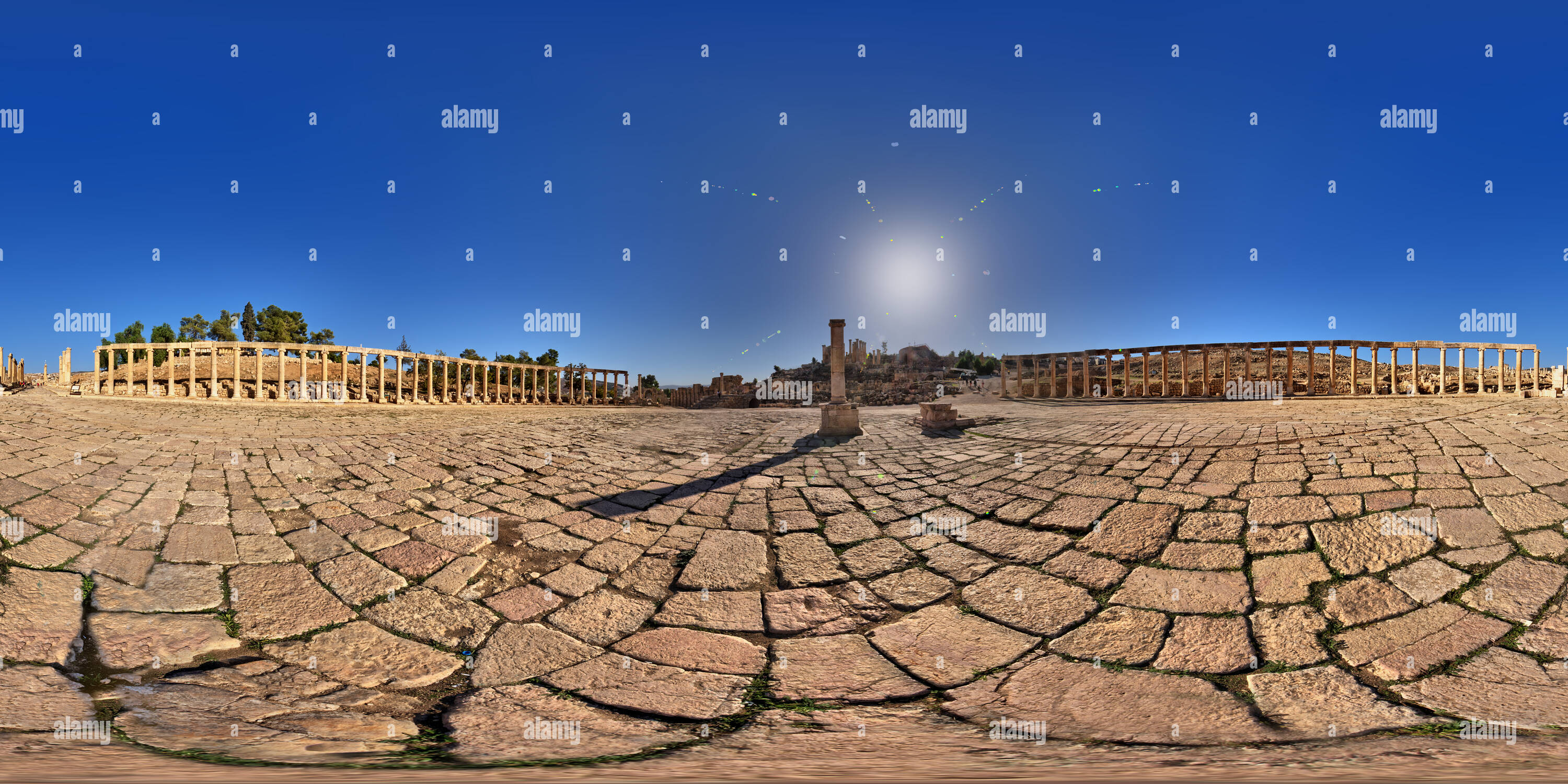 Vue panoramique à 360° de Le Cardo Forum Forum ovale La ville romaine de Jerash, Jordanie