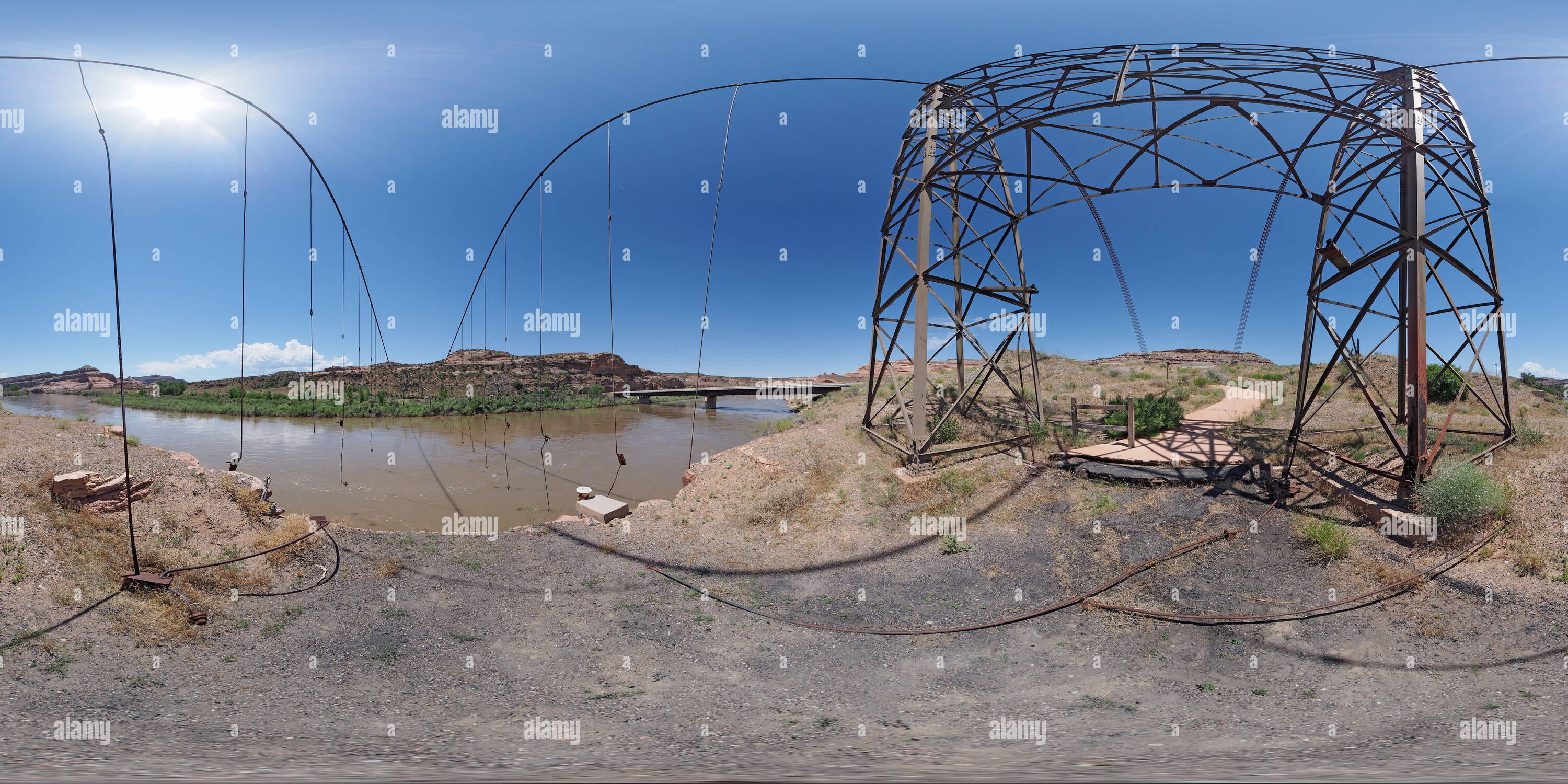 Vue panoramique à 360° de Dewey historique avec son pont pont en bois brûlés