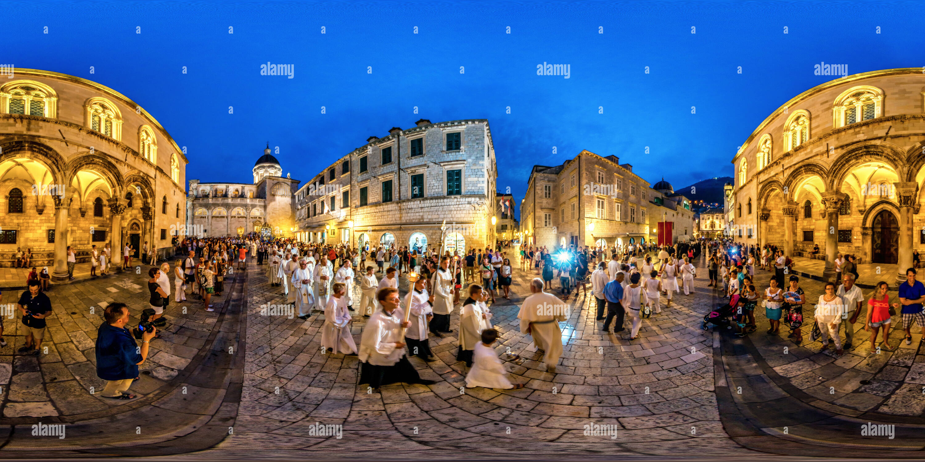 Vue panoramique à 360° de La Fête de l'Assomption de la Bienheureuse Vierge Marie, Dubrovnik, 2015.