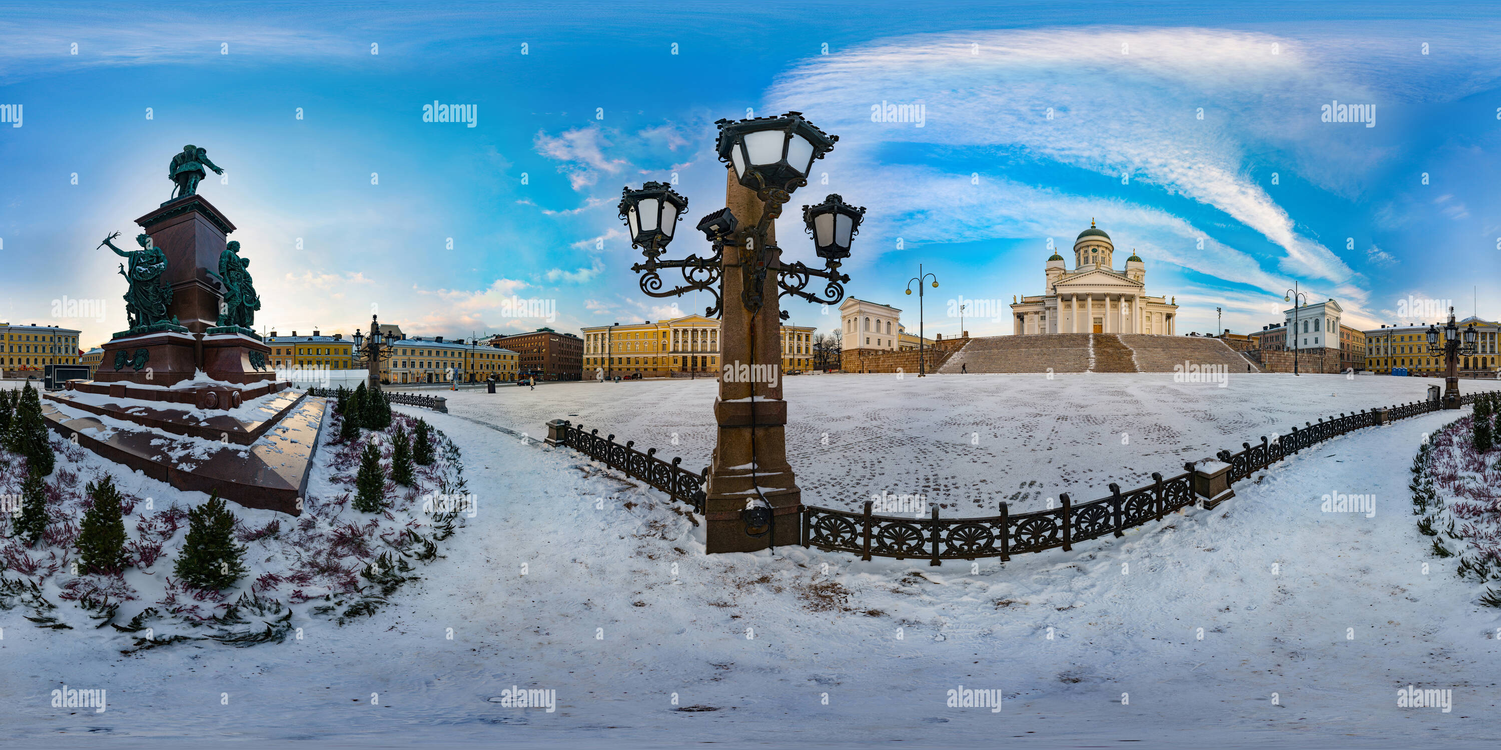 Vue panoramique à 360° de Cathédrale et statue d'Alexandre II de Senaatintori, Helsinki