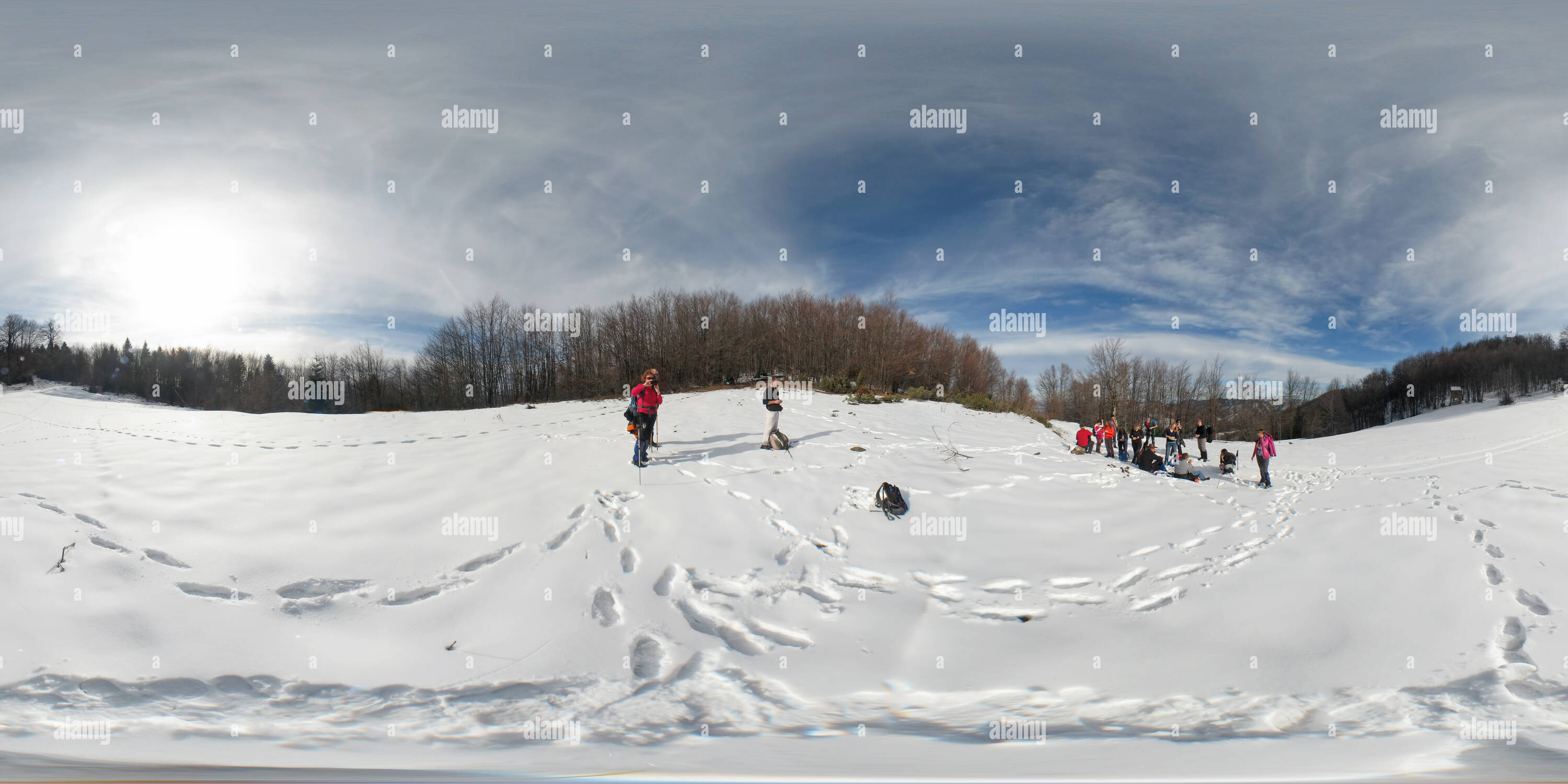 Vue panoramique à 360° de Mt. - La prairie près de Cemerno Pic Vis