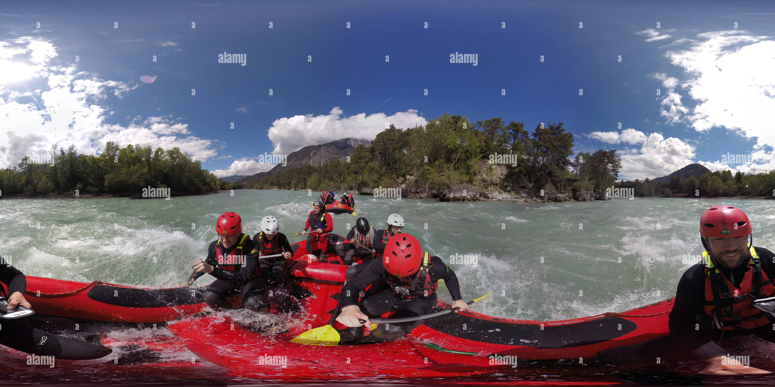 Vue panoramique à 360° de Rafting sur la rivière Inn