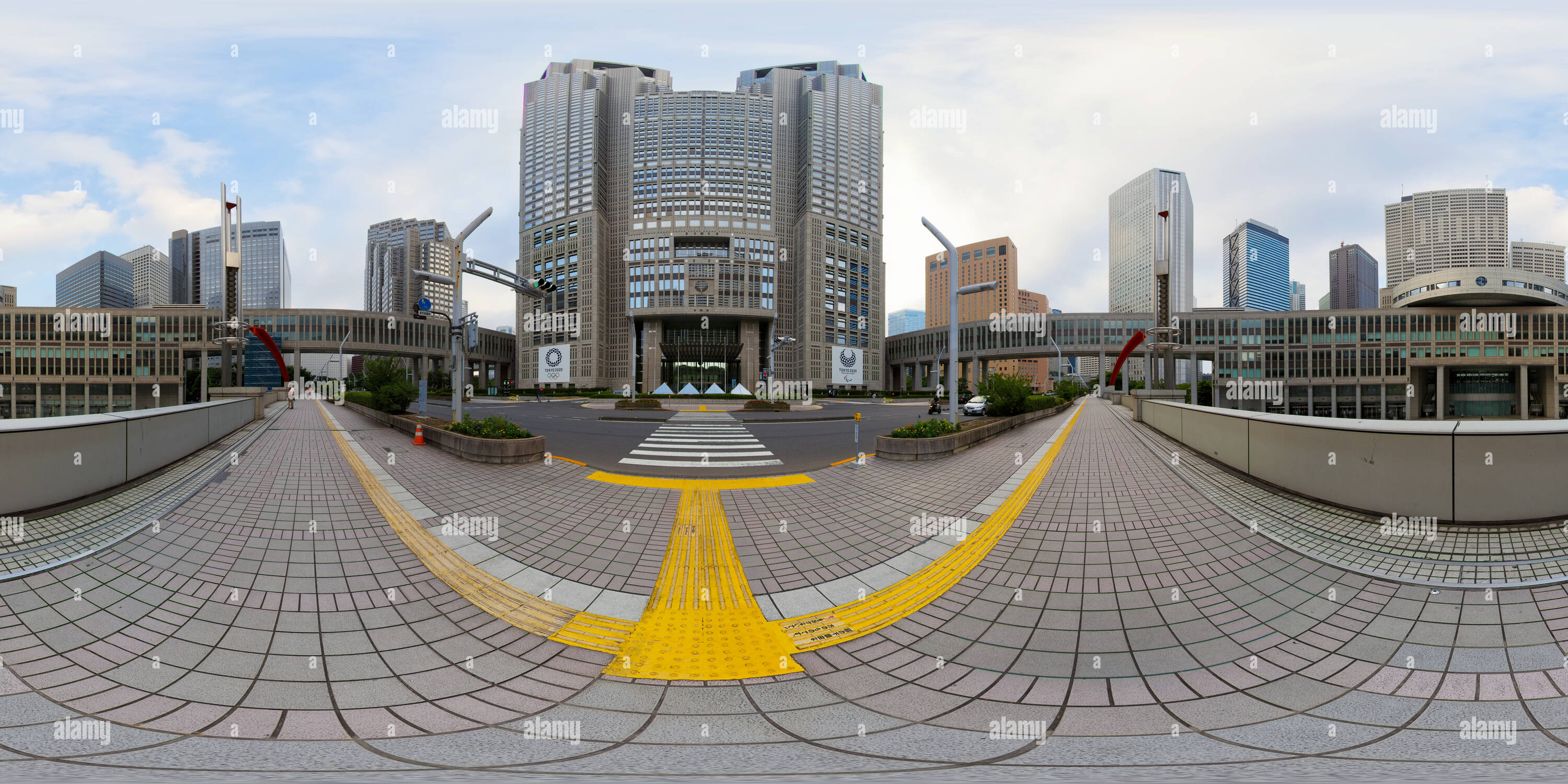 Vue panoramique à 360° de Tokyo Metropolitan Government Building, avec logo des Jeux Olympiques 2020