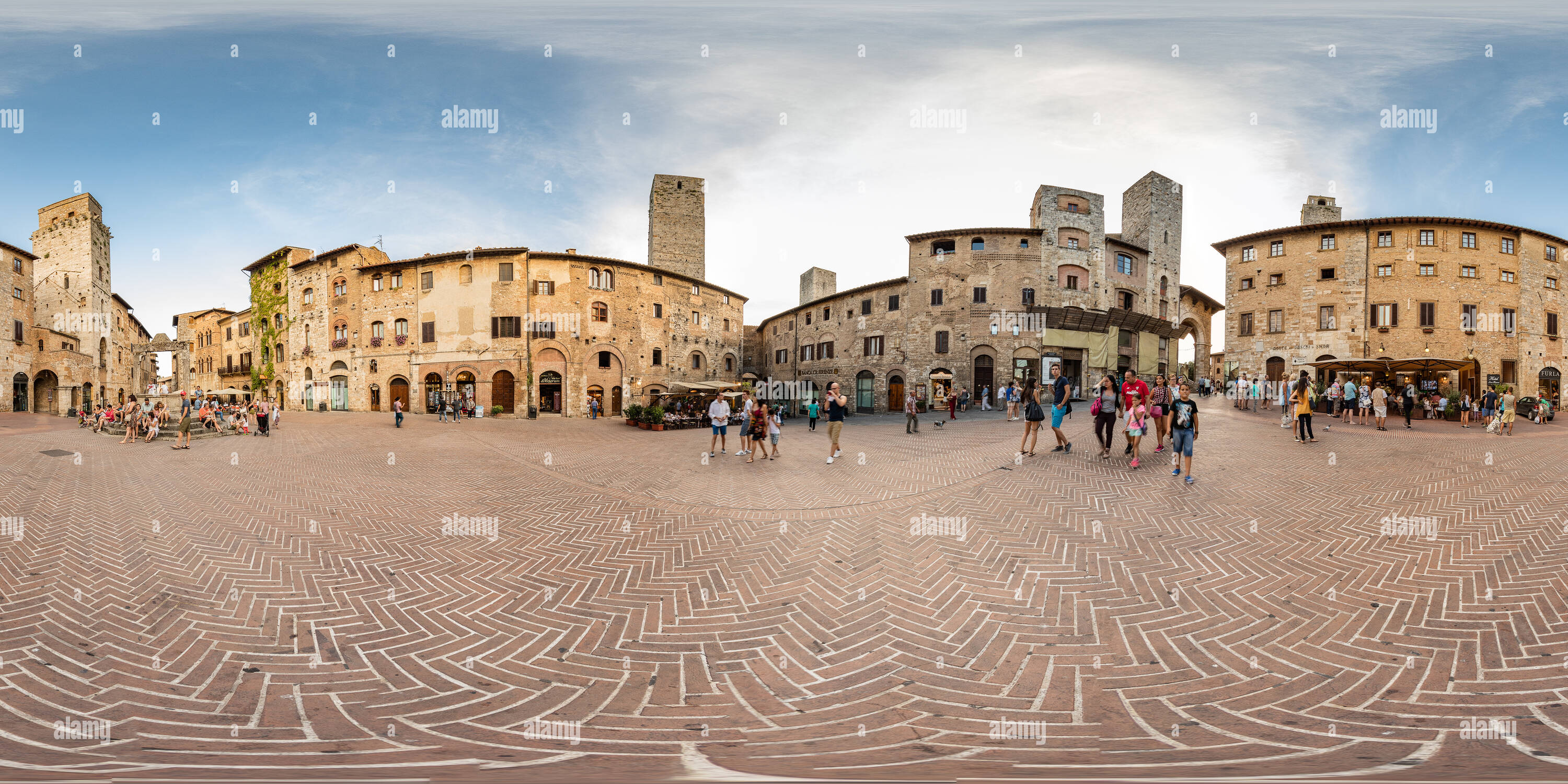 Vue panoramique à 360° de La Piazza della Cisterna. L'Italie.