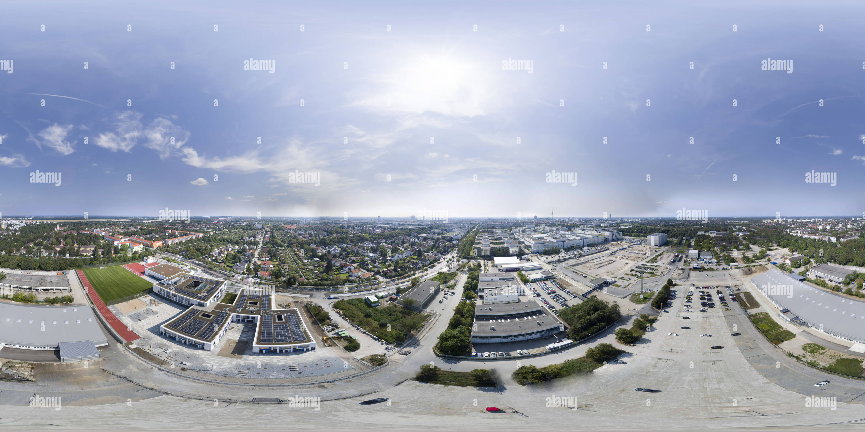 Vue panoramique à 360° de STAATLICHES GYMNASIUM MÜNCHEN-NORD Sprachliches und technologisches naturwissenschaftlich-Eliteschule - Gymnase des Sport, vue aérienne. Sept 2016