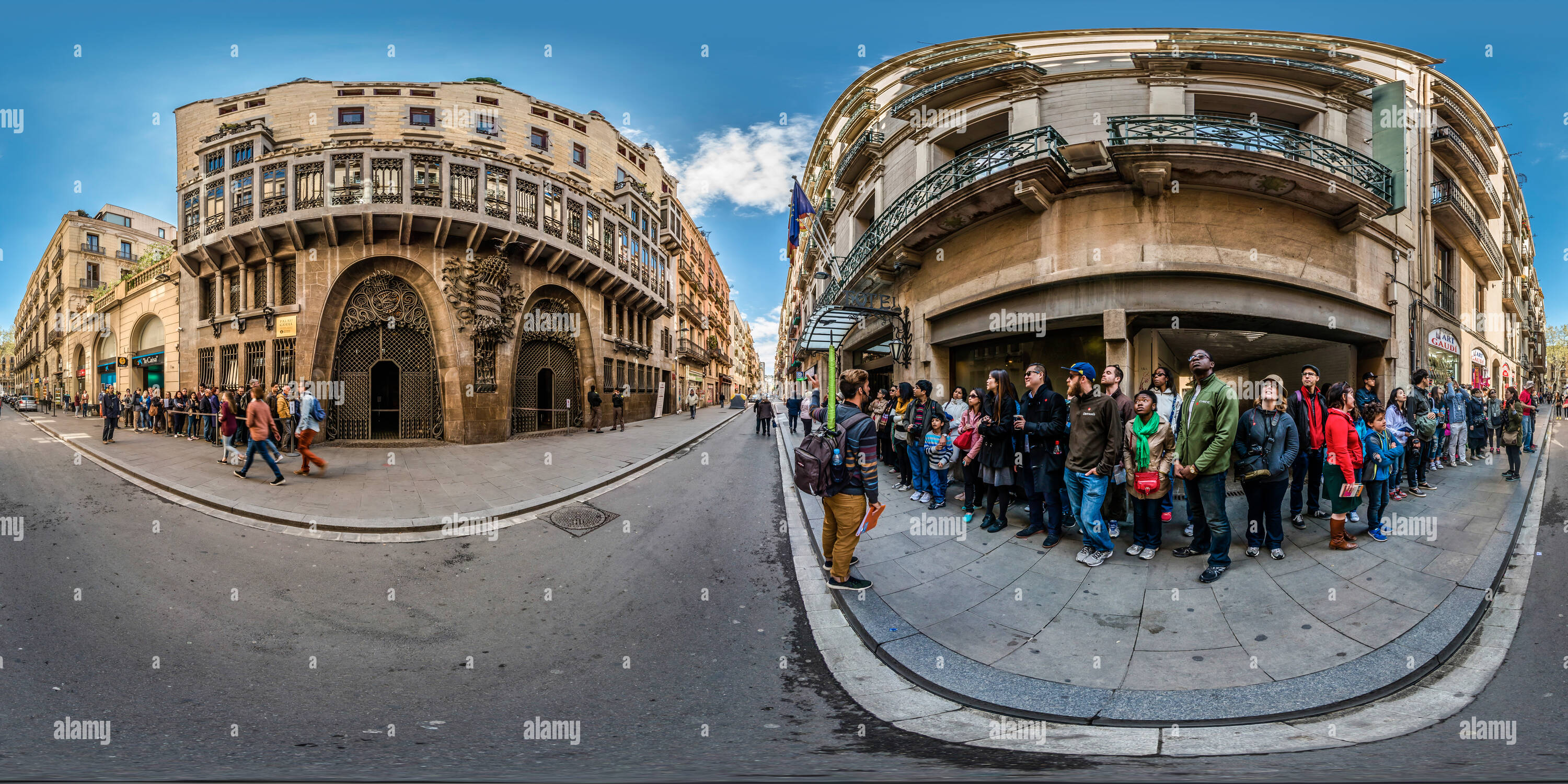 Vue panoramique à 360° de Entrée de Palau Güell, Barcelone, Espagne, 2015.