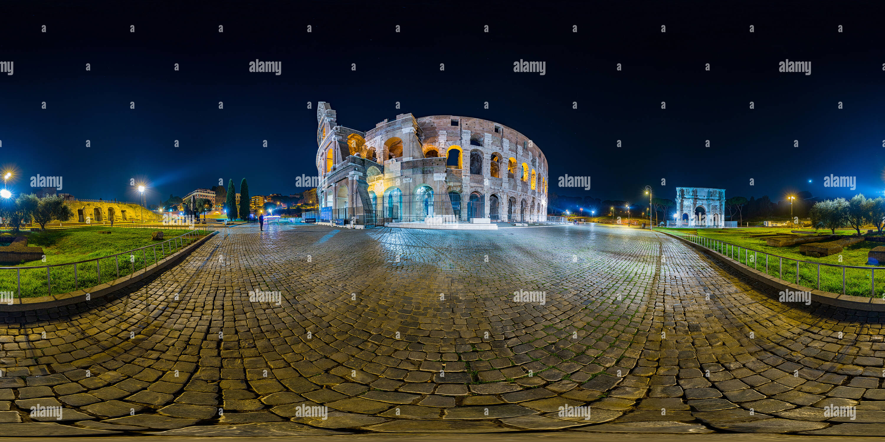 Vue panoramique à 360° de Le colisée par nuit