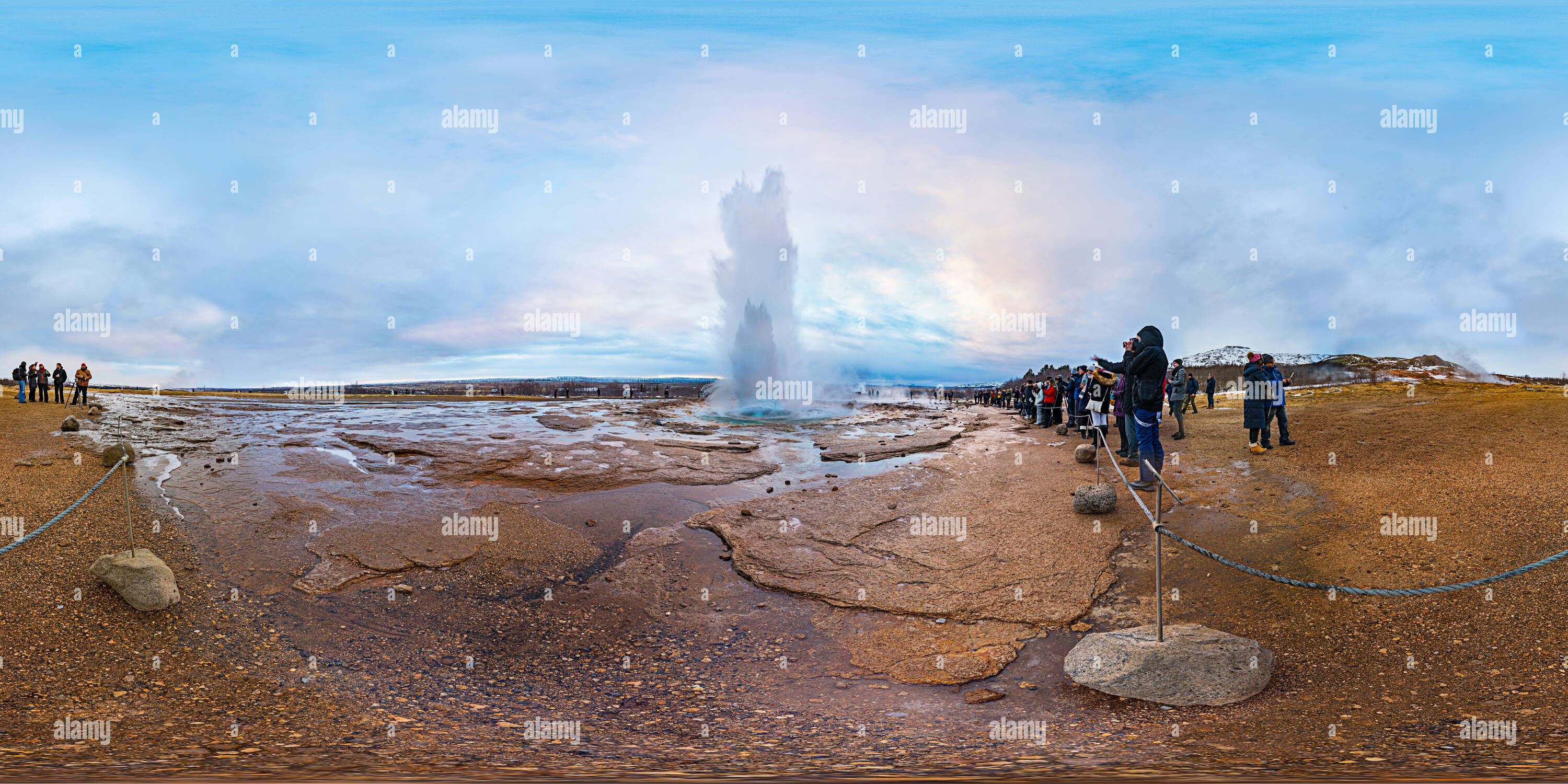 Vue panoramique à 360° de Geyser Strokkur Slow Motion