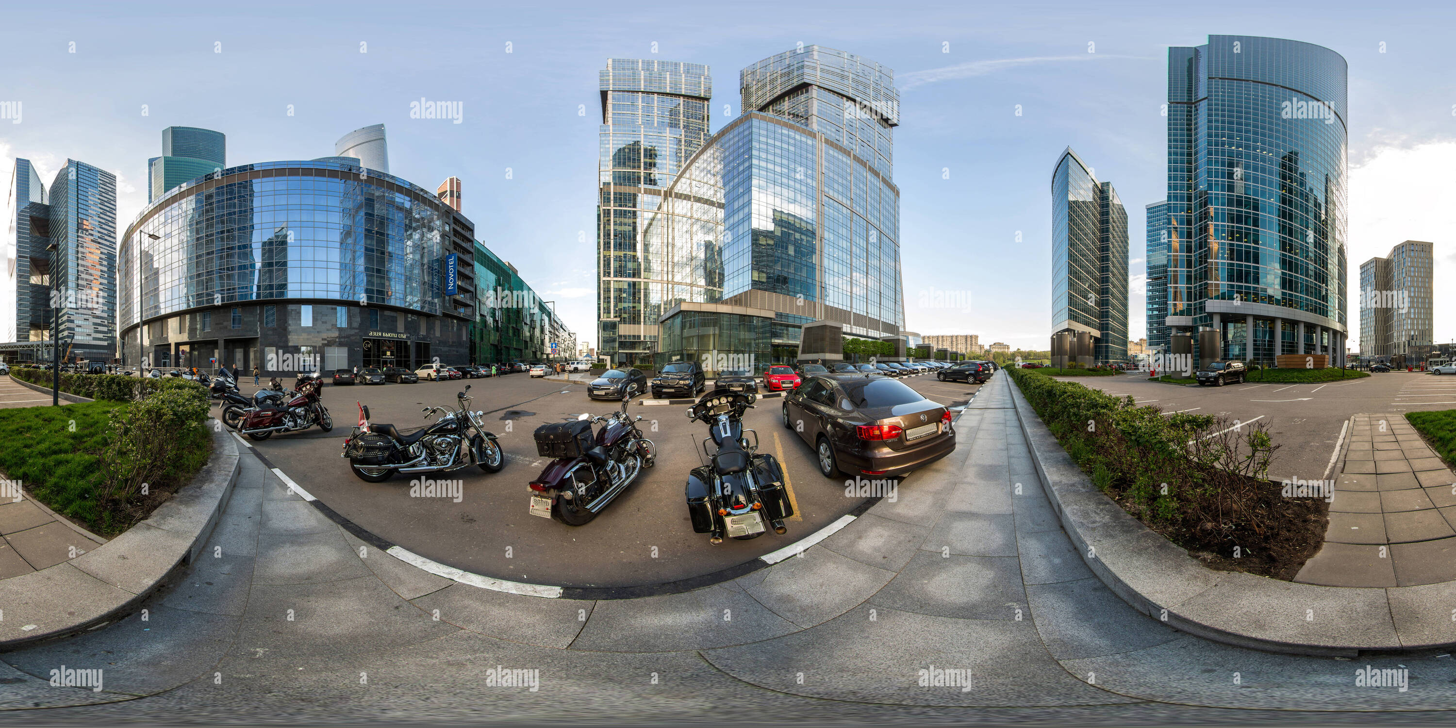 Vue panoramique à 360° de La "Tour" et la page "Tour de Saint-pétersbourg"