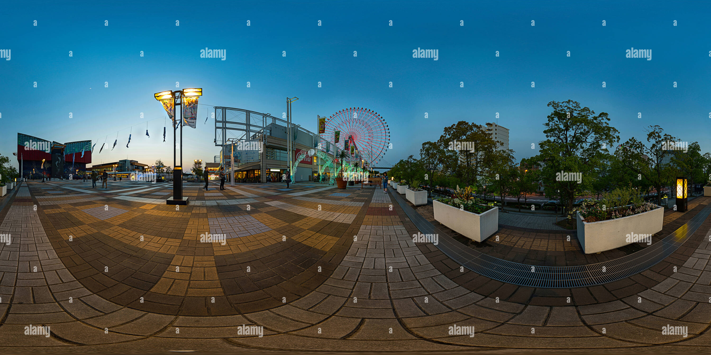 Vue panoramique à 360° de Kaiyukan et roue de Tempozan