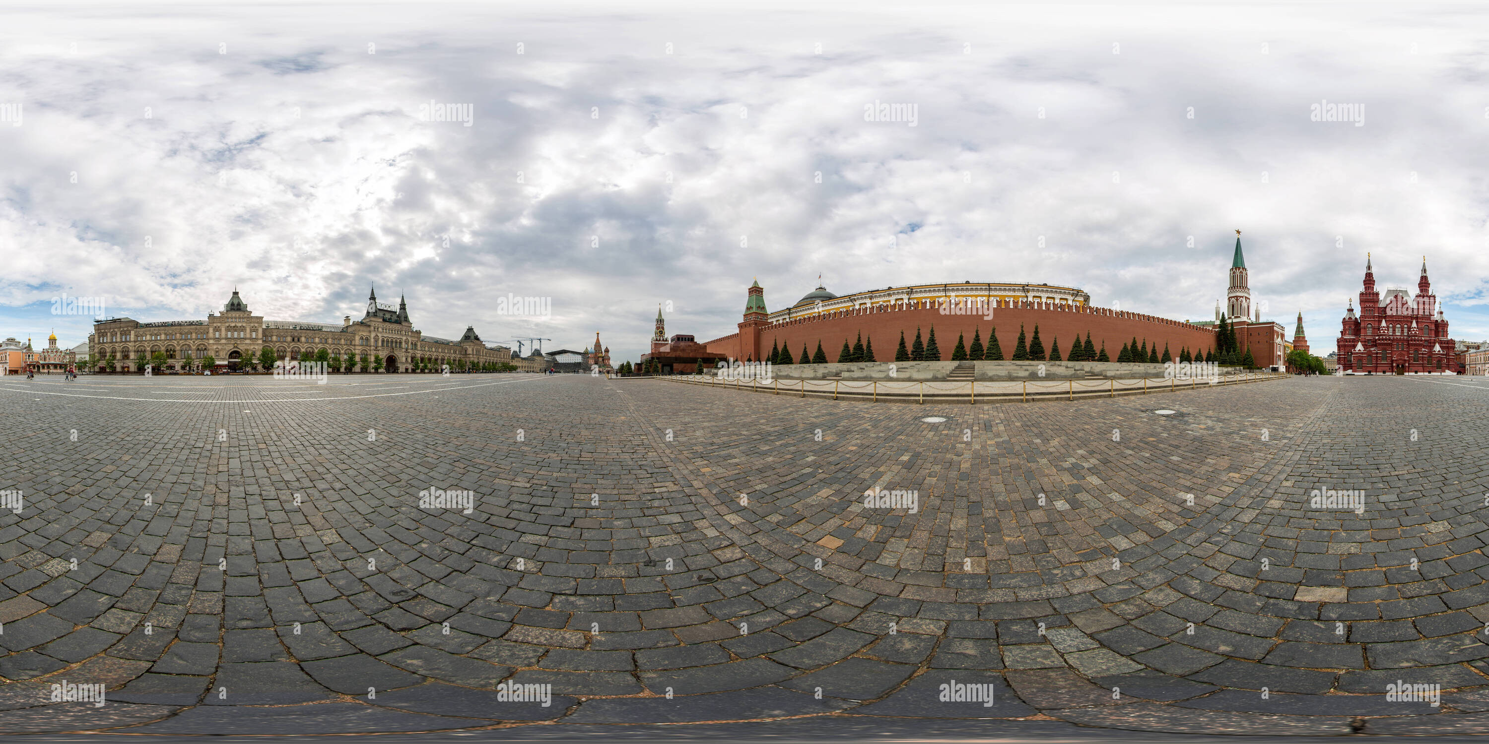 Vue panoramique à 360° de Place principale du pays