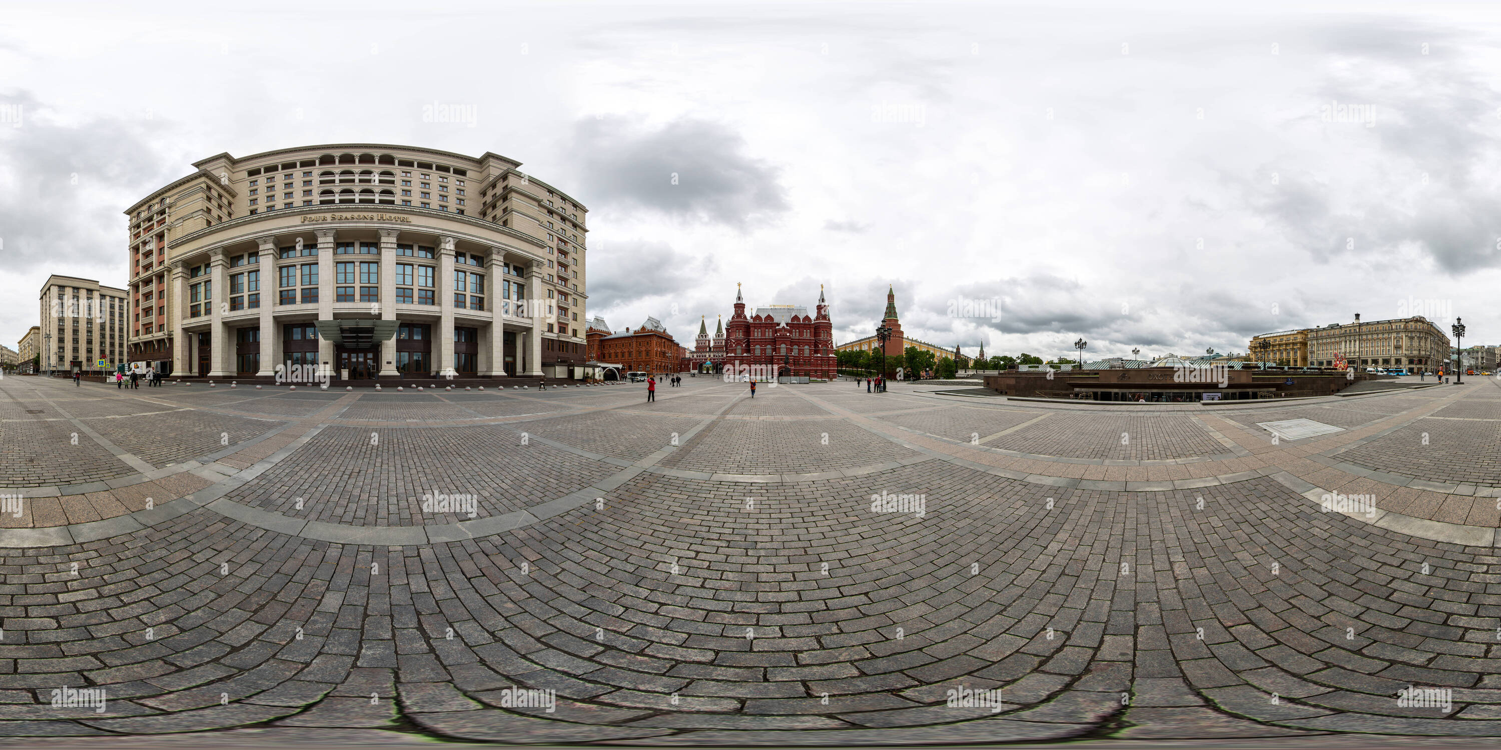 Vue panoramique à 360° de L'Manezh Square