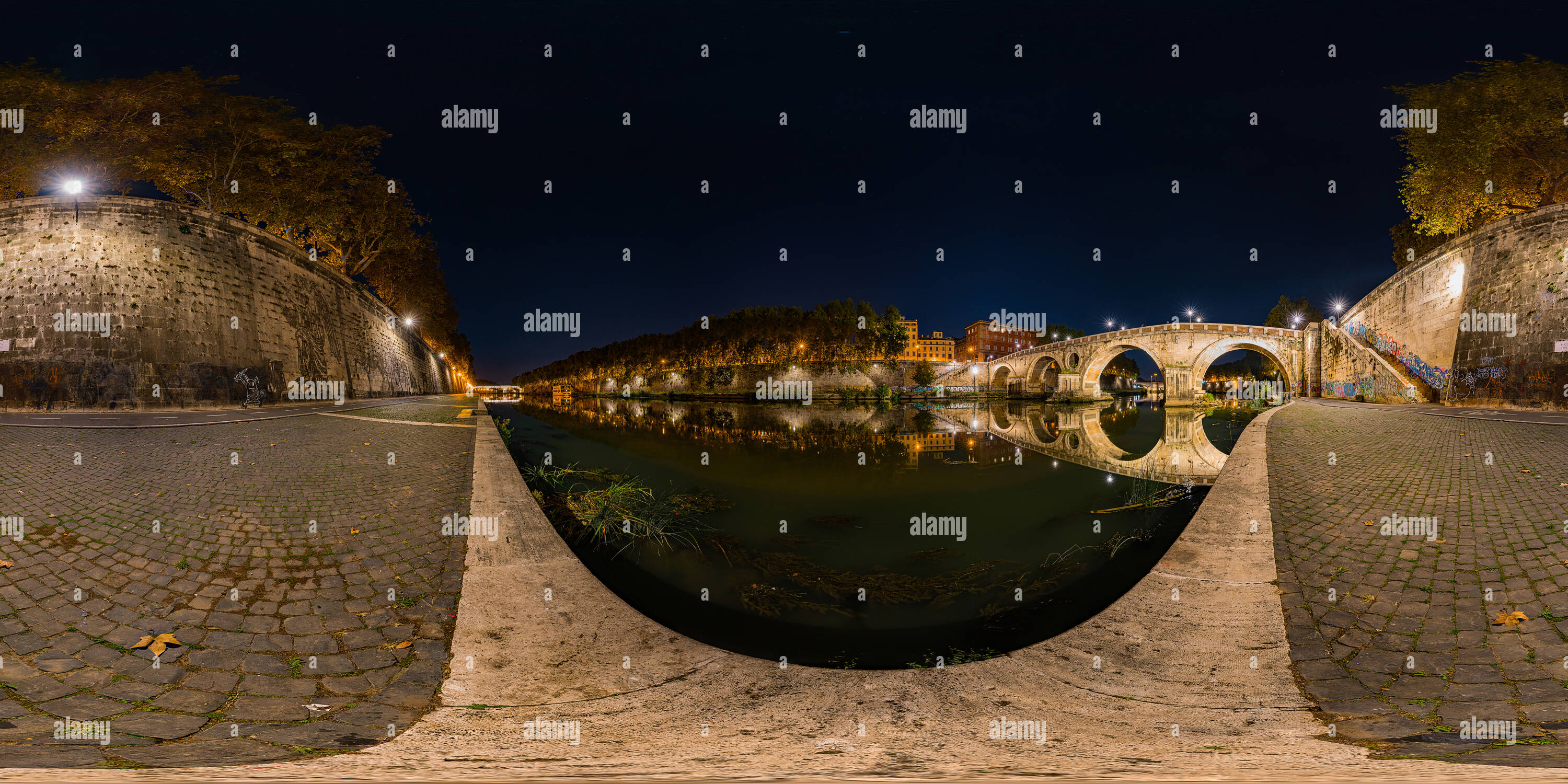 Vue panoramique à 360° de Ponte Sisto par nuit