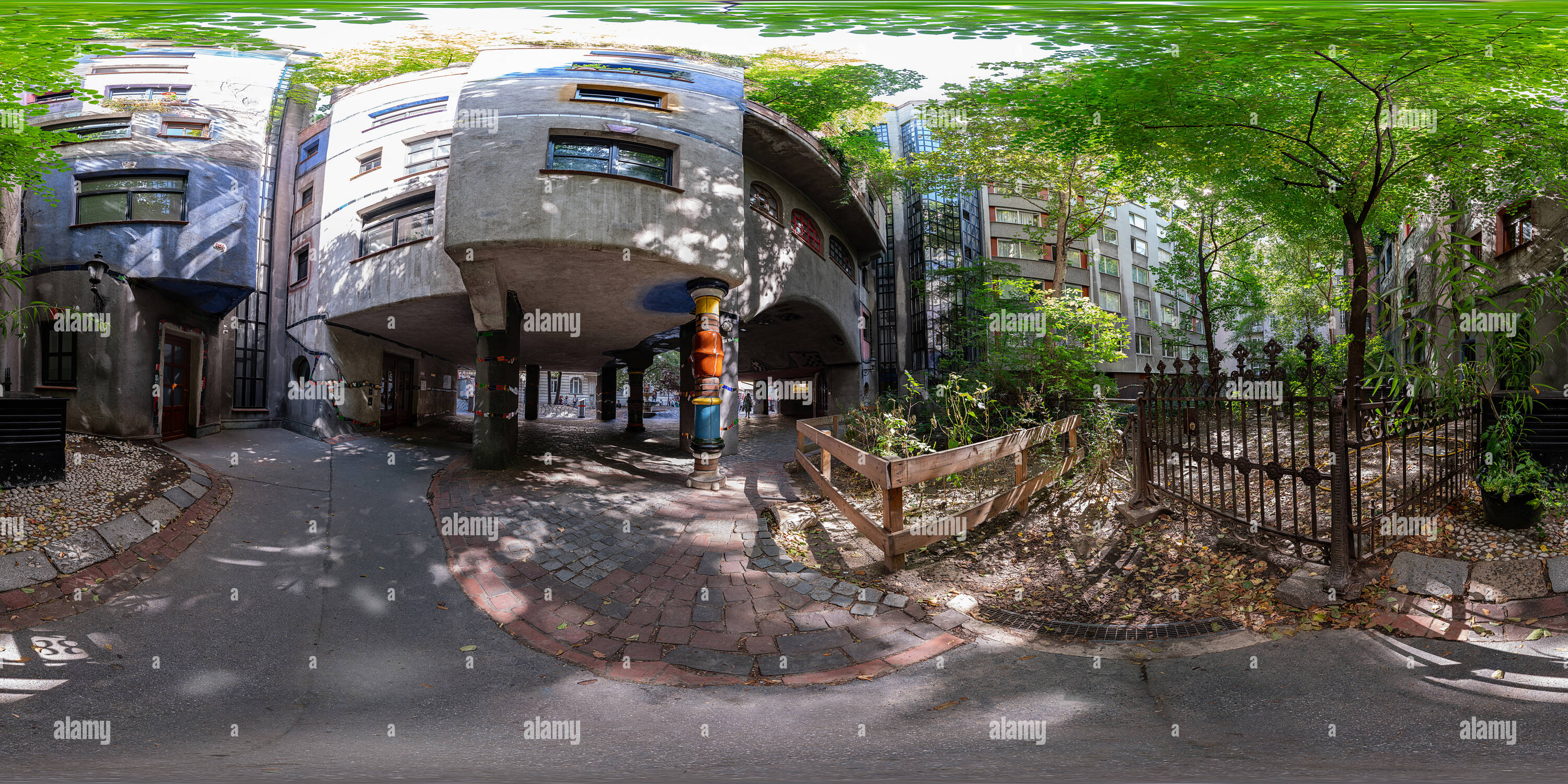 Vue panoramique à 360° de Hundertwasserhaus Cour