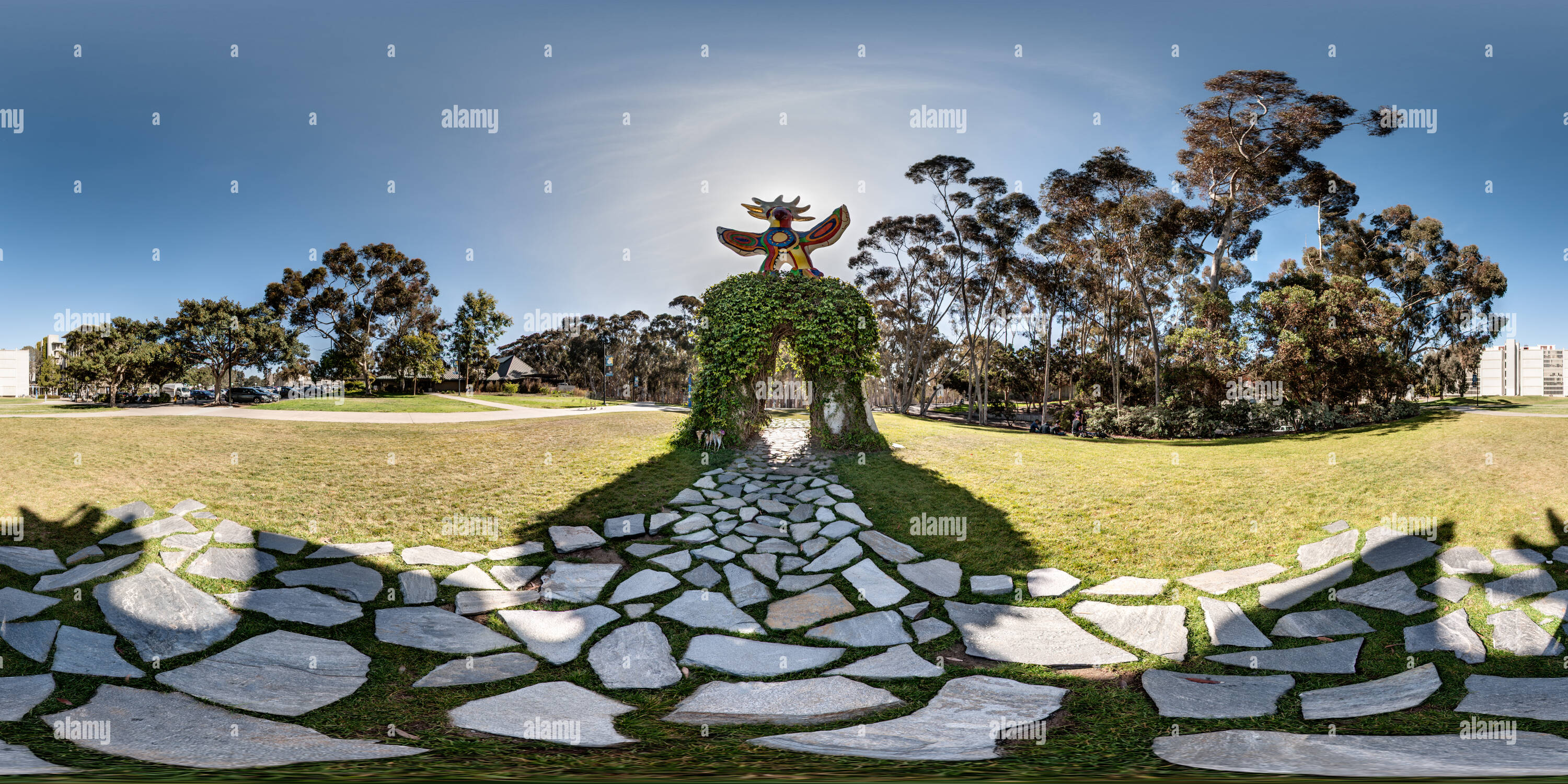 Vue panoramique à 360° de Niki de Saint Phalle "Dieu"