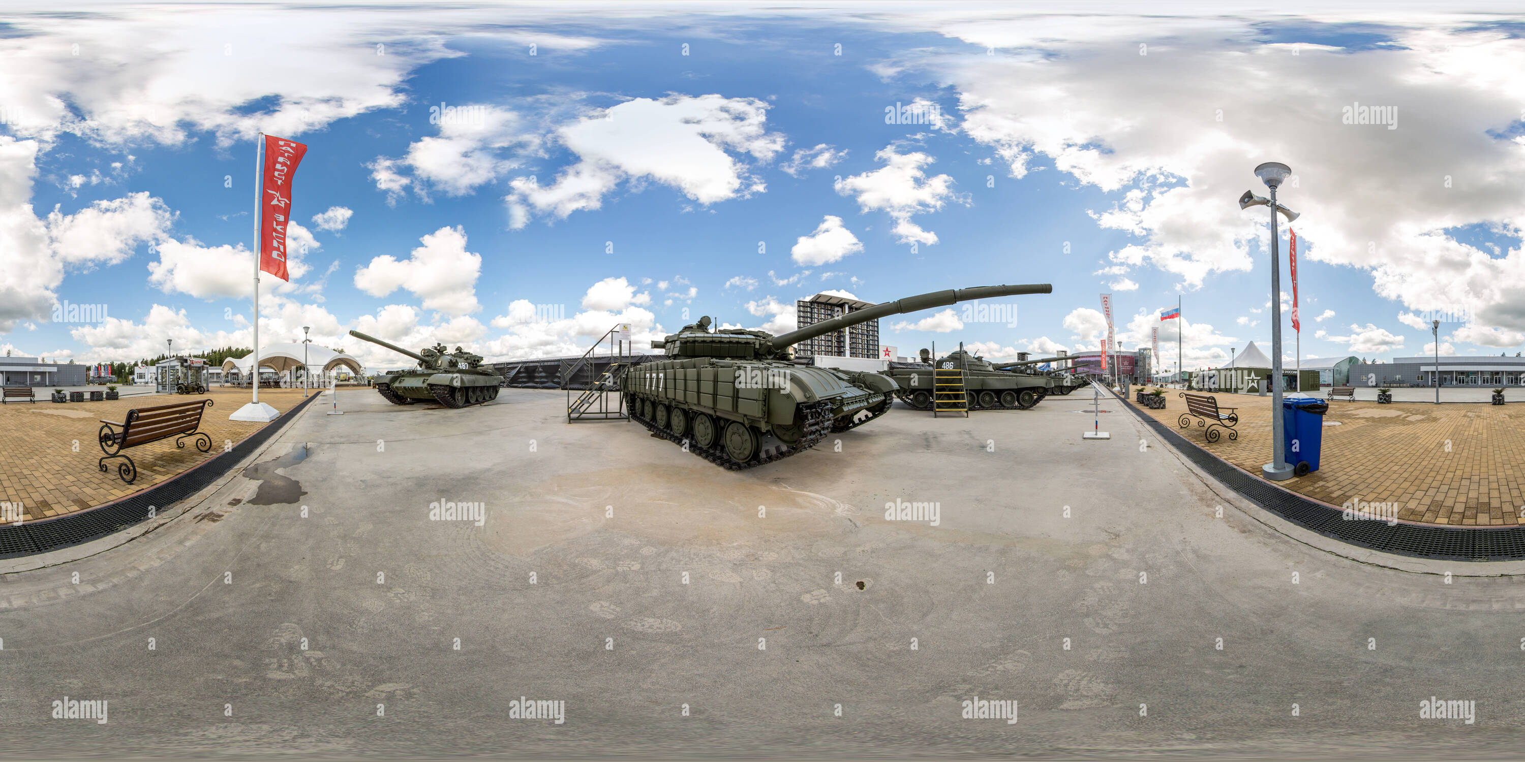 Vue panoramique à 360° de Le T-80B réservoir dans le parc militaire patriotique- 'Patriot'