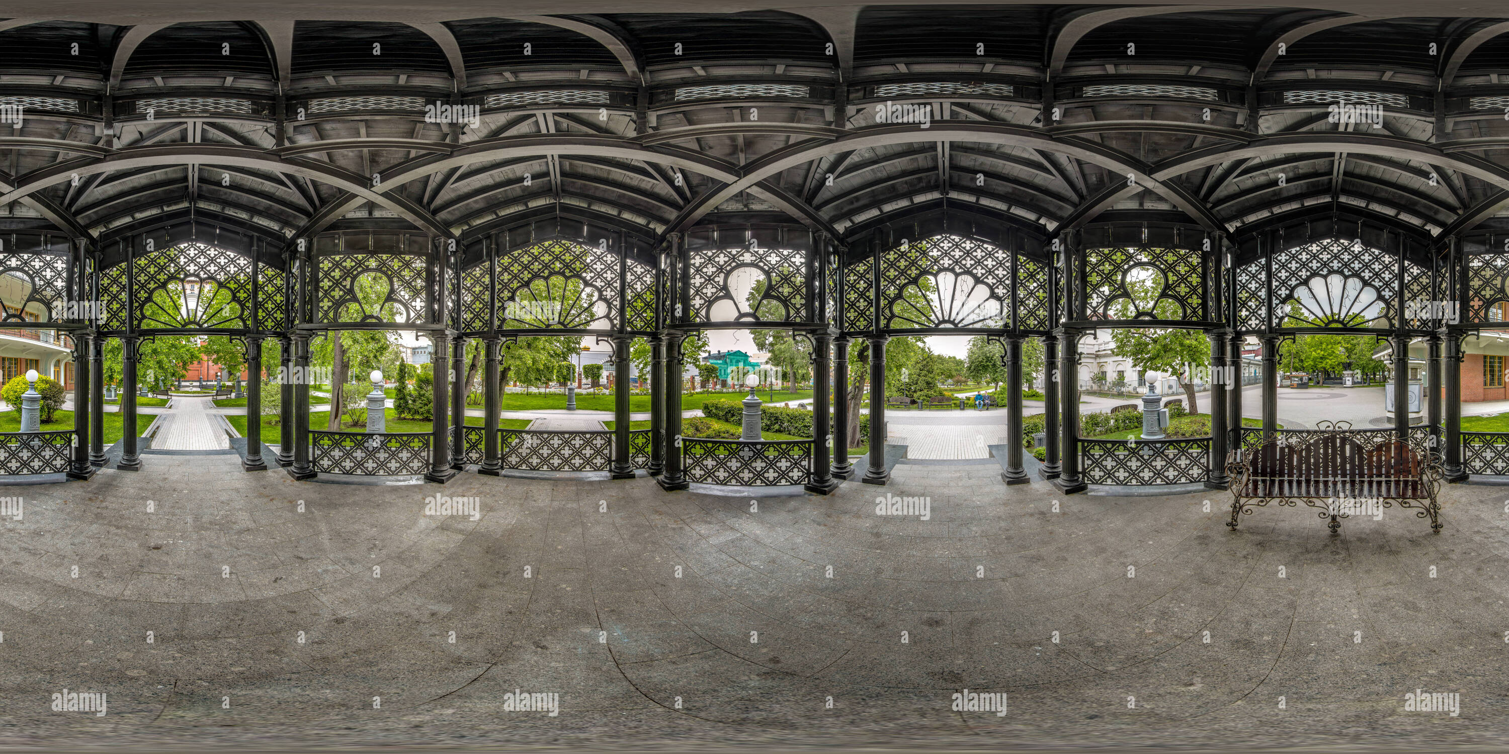 Vue panoramique à 360° de La première célèbre faux pavillons dans le jardin de l'Hermitage