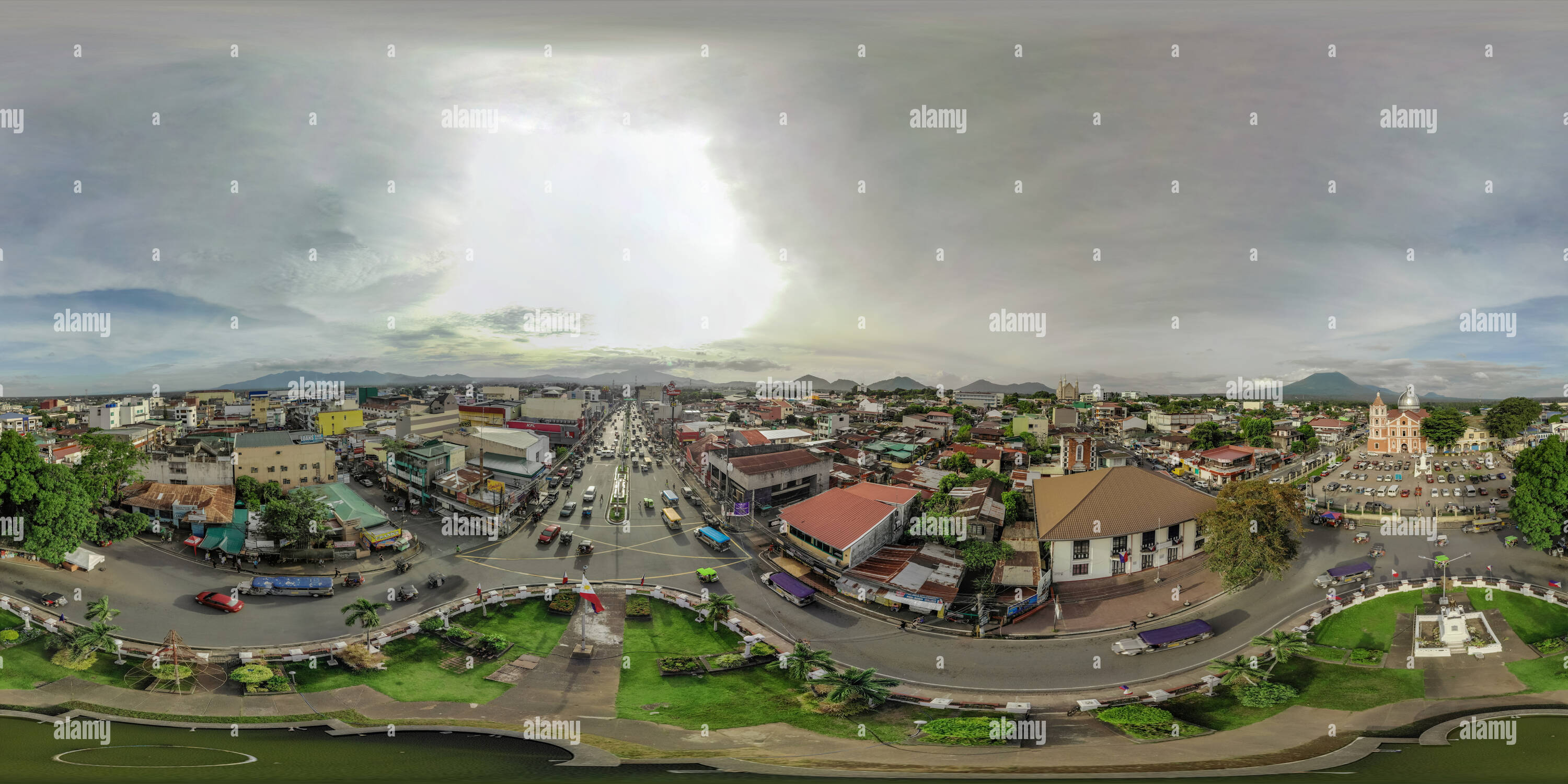 Vue panoramique à 360° de D'après-midi antenne Pano à San Pablo City Plaza, Laguna