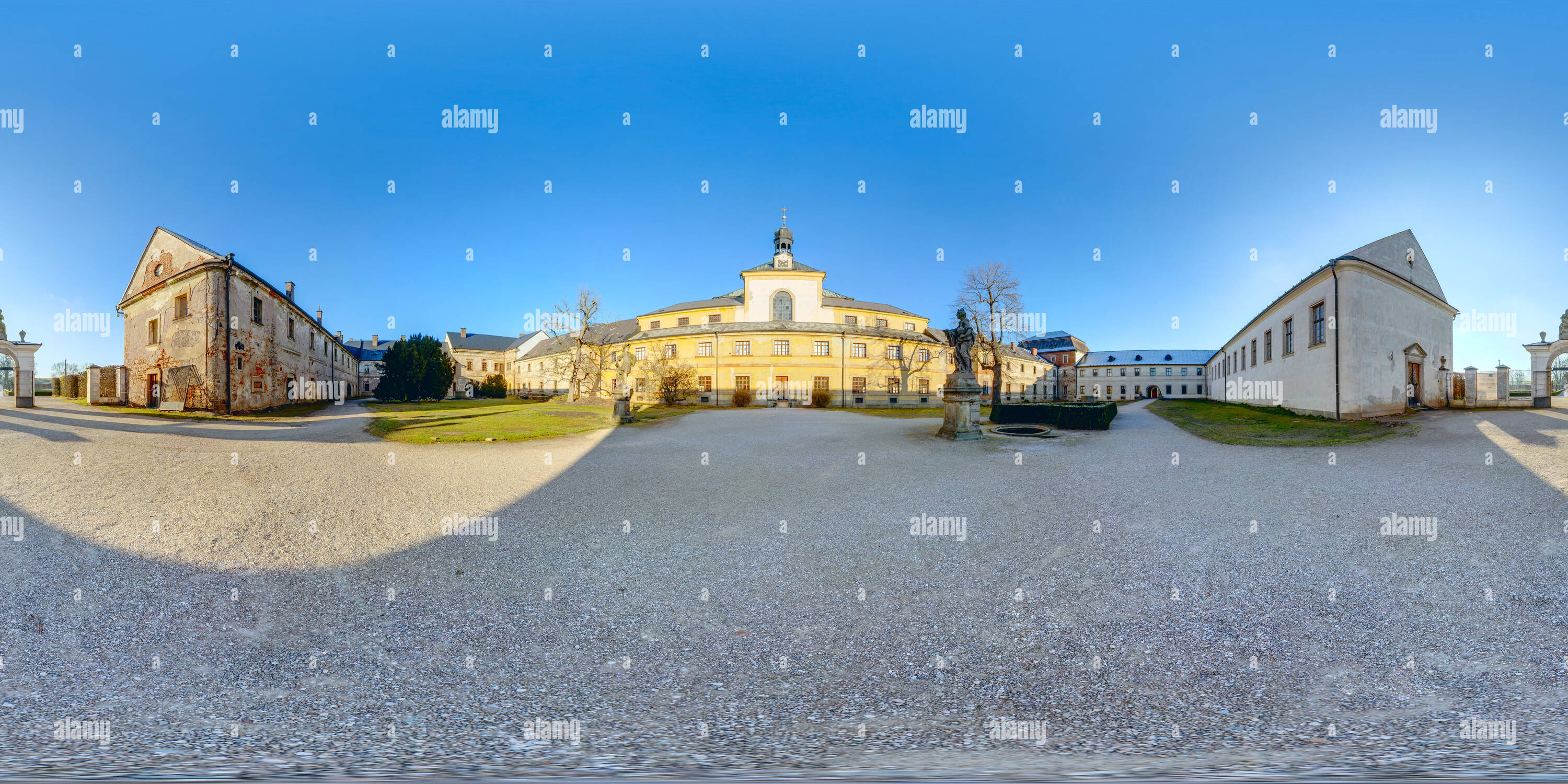 Vue panoramique à 360° de Kuks - Cour de l'hôpital