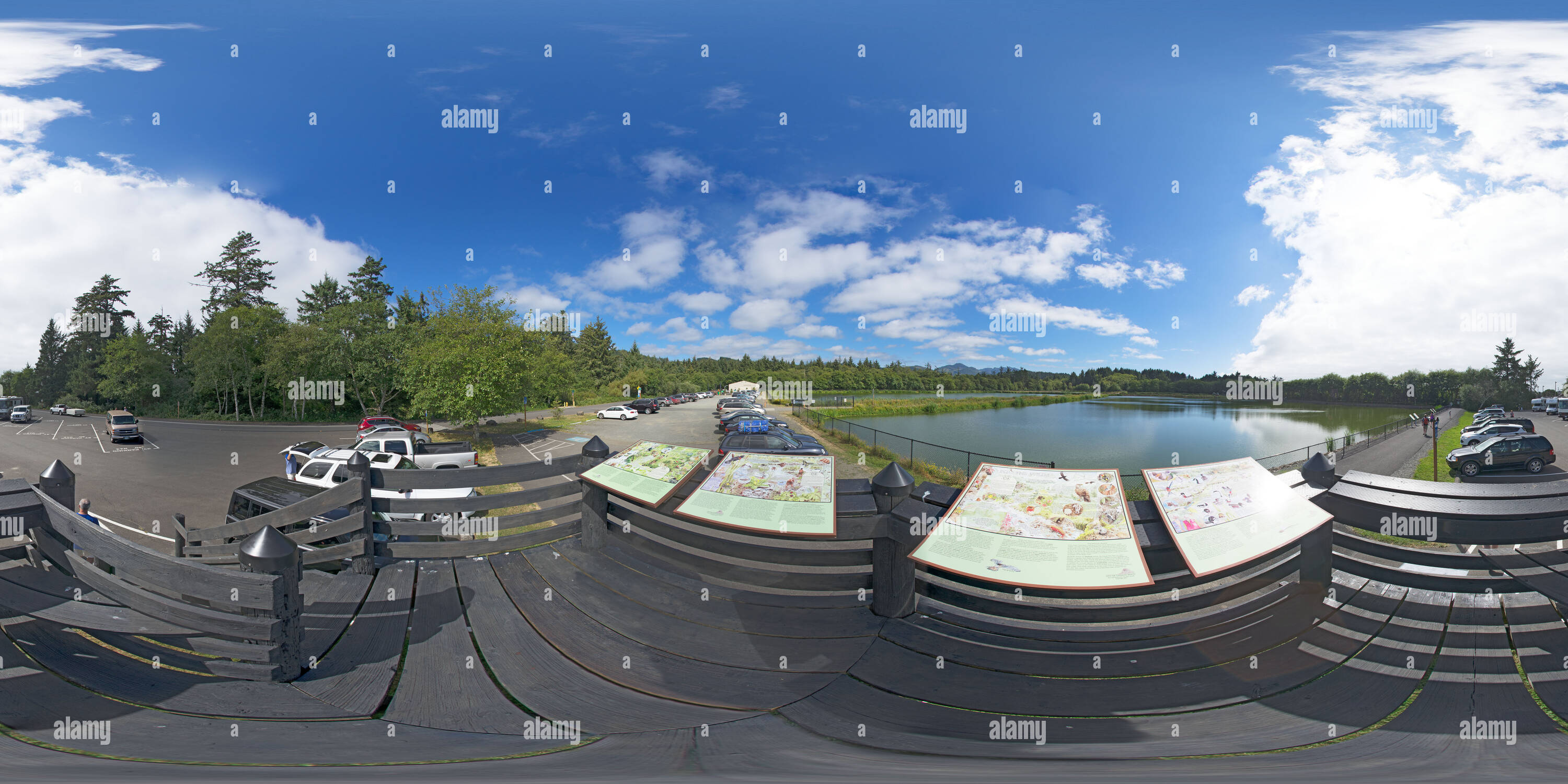 Vue panoramique à 360° de Zone Naturelle d'Ecola Creek, les eaux usées des bassins, et RV parking