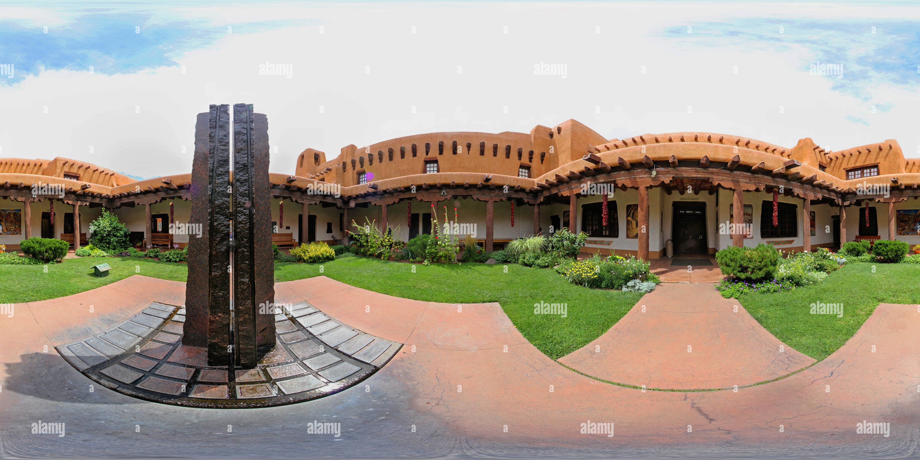 Vue panoramique à 360° de Cour intérieure d'Adobe New Mexico Museum of Art, Santa Fe