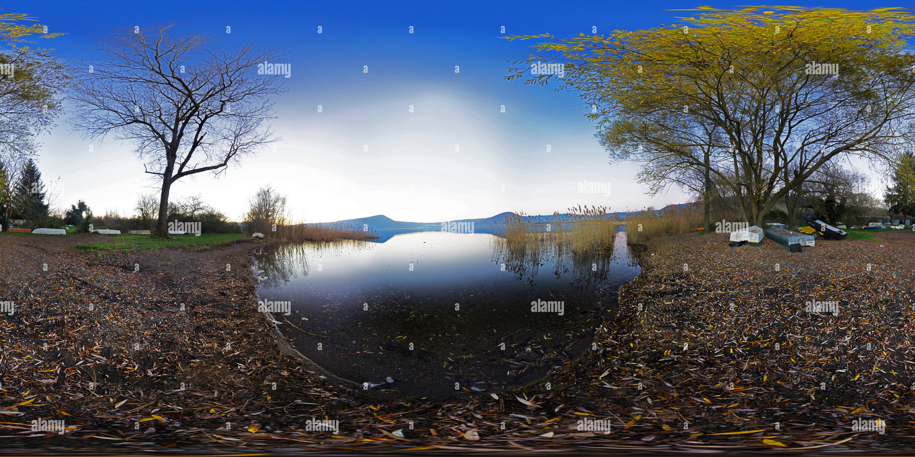 Vue panoramique à 360° de Le lac de Vico