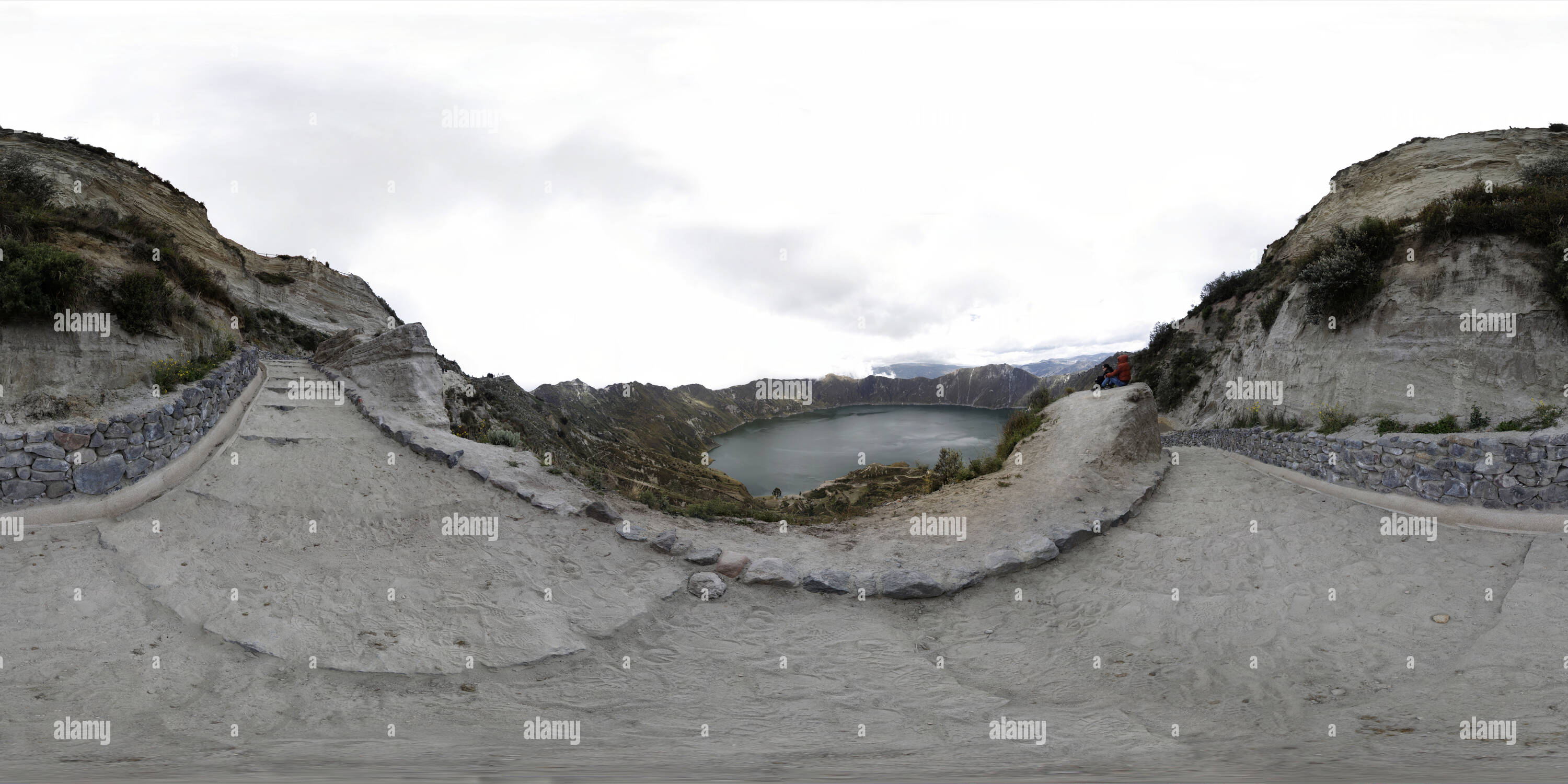 Vue panoramique à 360° de Dans la LAGUNE QUILOTOA Zumbagua