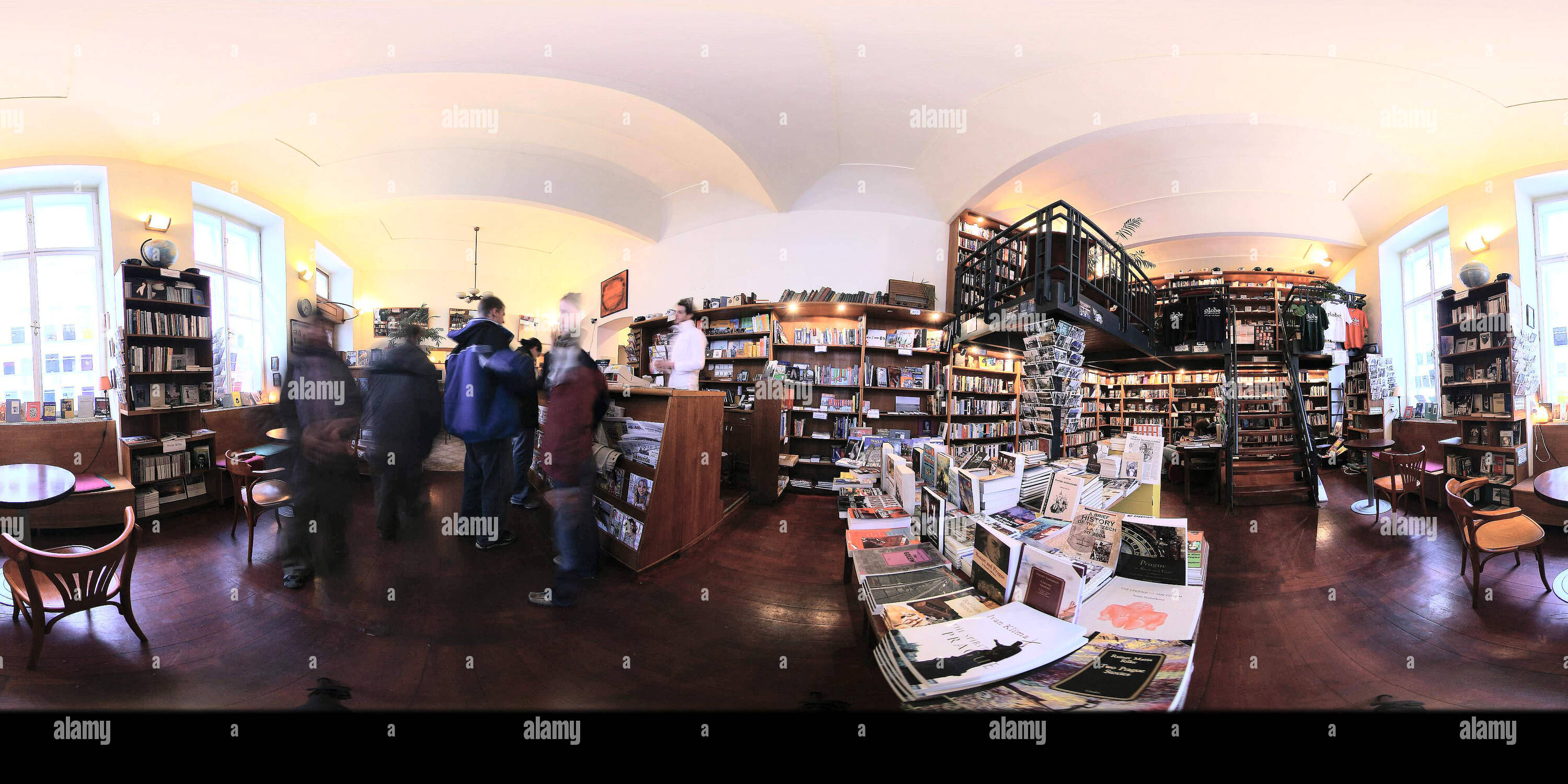 Vue panoramique à 360° de Le Globe Bookstore