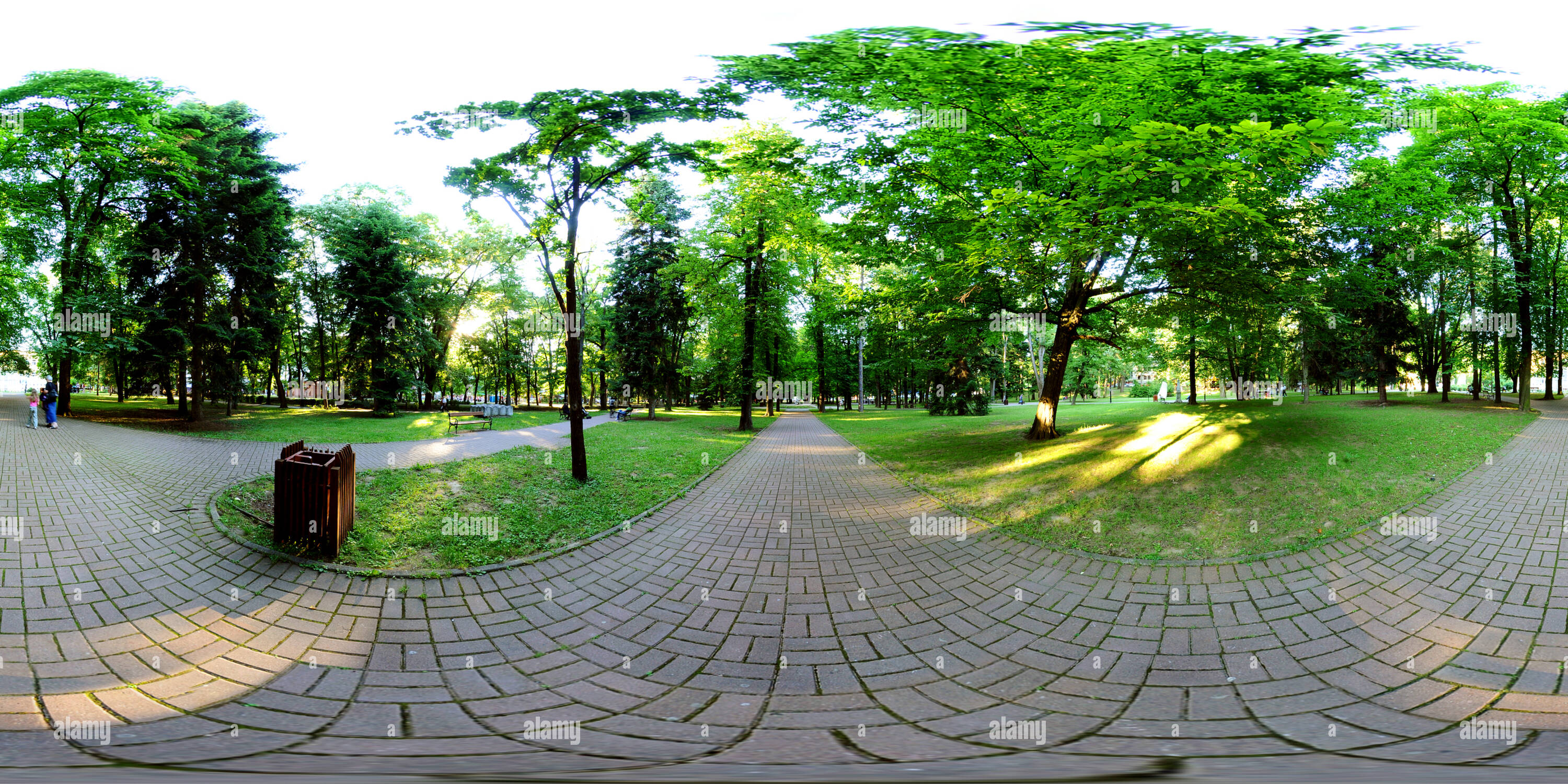 Vue panoramique à 360° de Vrnjacka Banja, parc