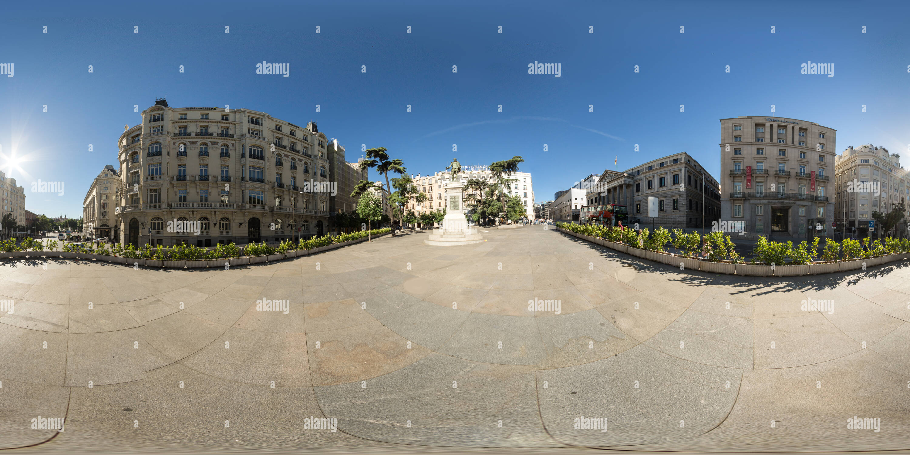 Vue panoramique à 360° de Plaza de las Cortes. Madrid
