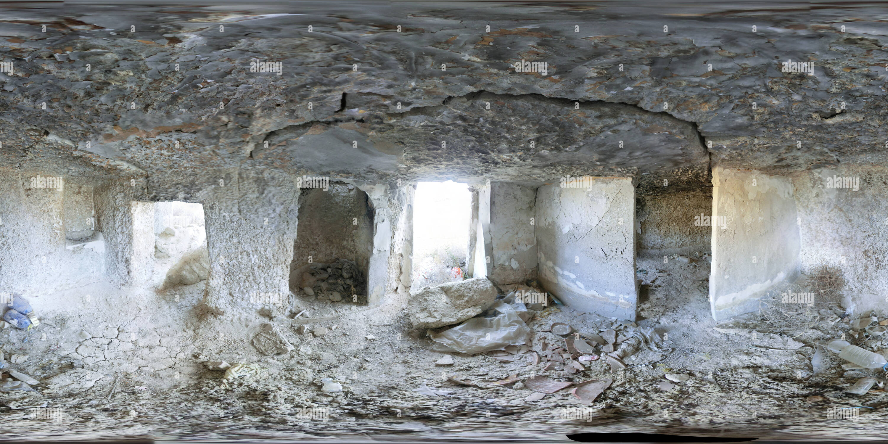 Vue panoramique à 360° de L'intérieur de las Cuevas de la carretera de La Guardia de El Romeral (Toledo)
