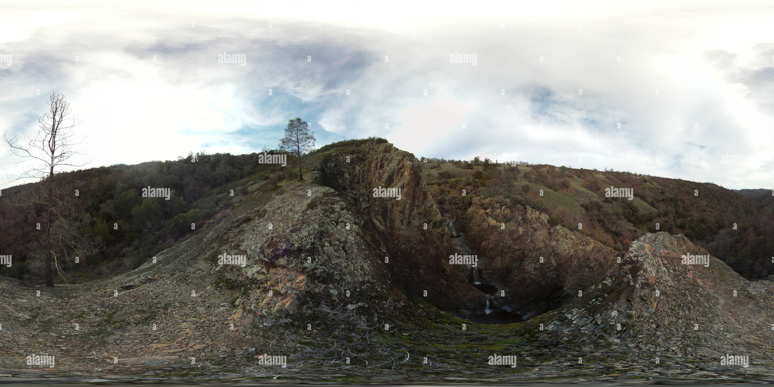 Vue panoramique à 360° de Pacheco Falls dans Henry W Coe State Park