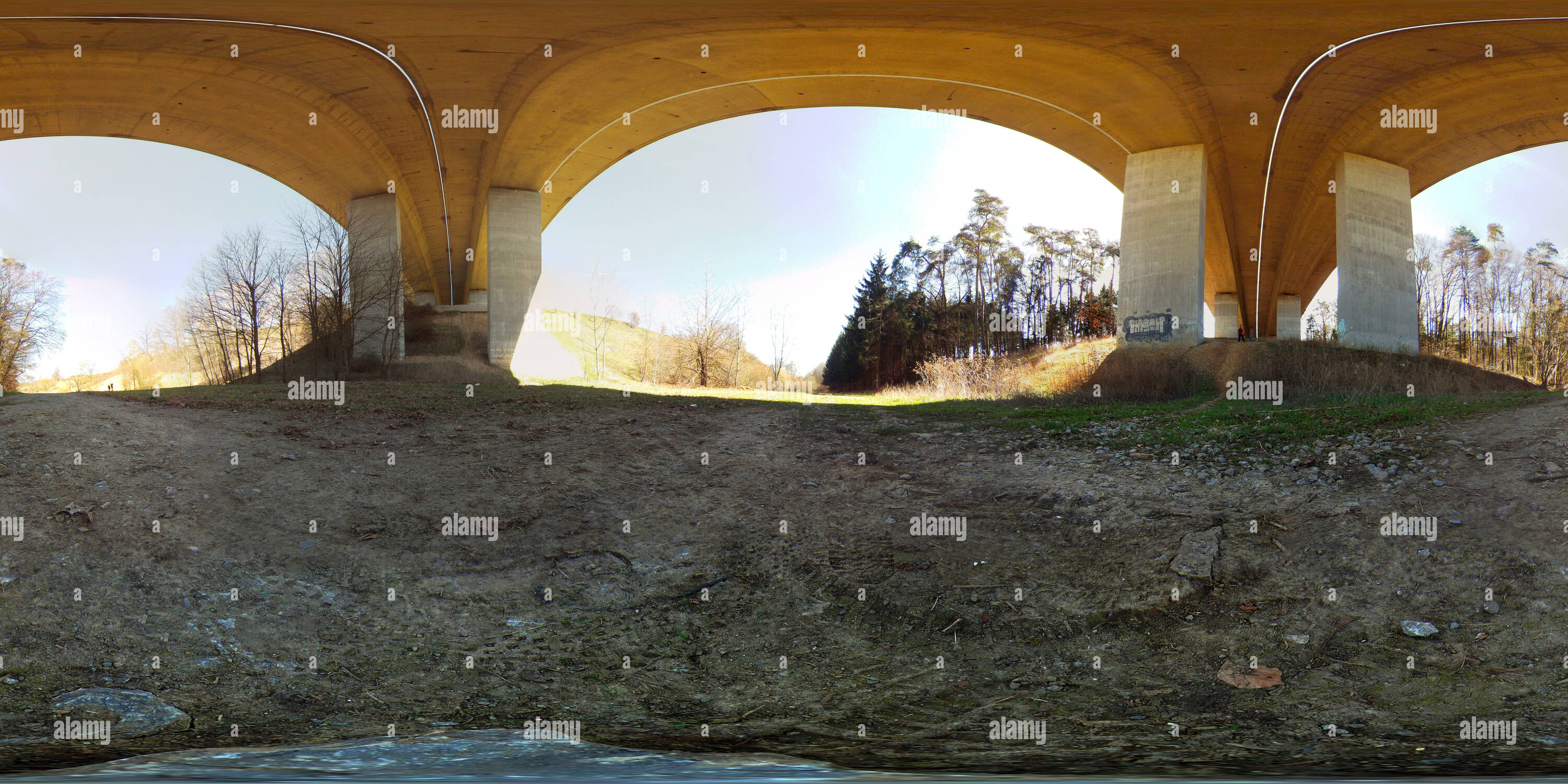 Vue panoramique à 360° de Autobahn - pont Viaduc de l'autoroute