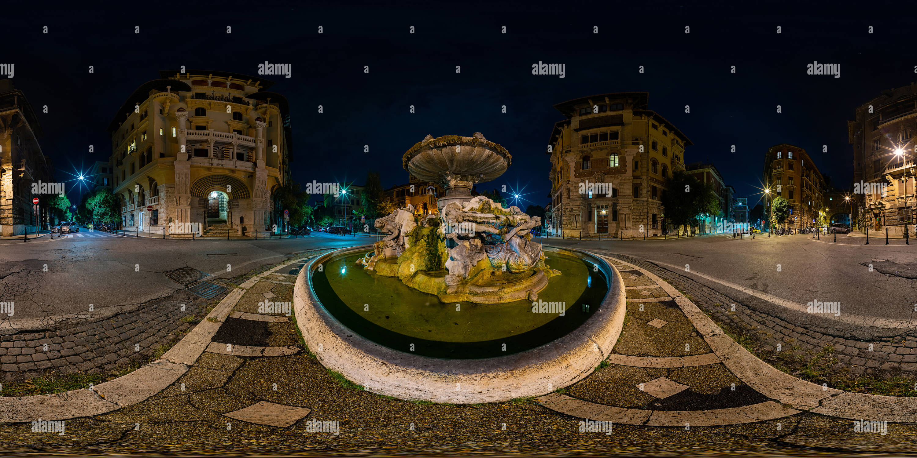 Vue panoramique à 360° de Fontana delle Rane par nuit