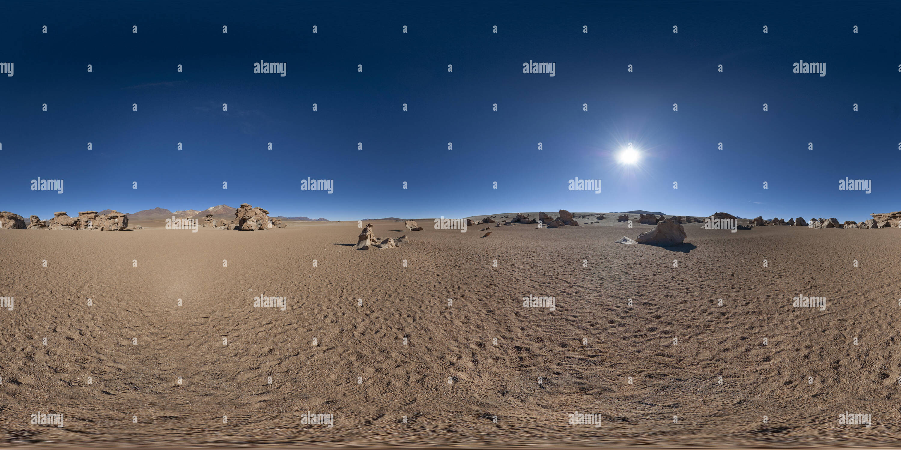 Vue panoramique à 360° de Parmi les formations rocheuses étranges dans le désert de Siloli, département de Potosi, Bolivie