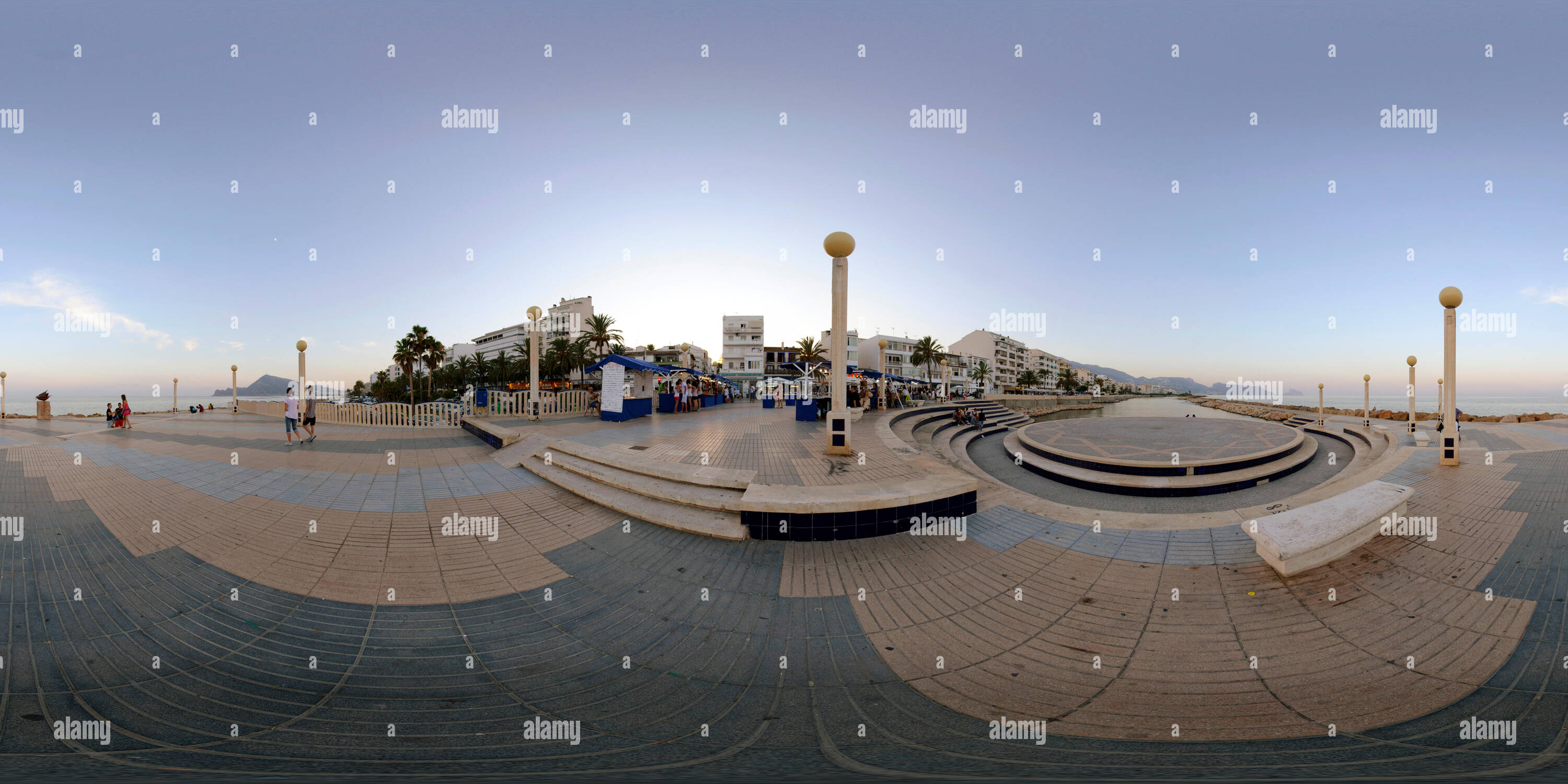 Vue panoramique à 360° de Strandpromenadevon Altea, Provinz Alicante an der Costa Blanca, Espagne