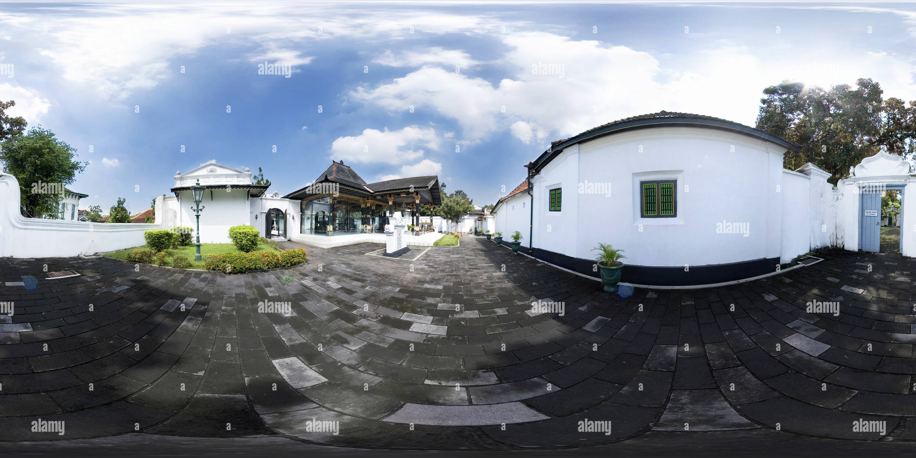 Vue panoramique à 360° de Gedhong Kaca (Hamengku Buwono's Yard IX Kraton Ngayogyakarta Hadiningrat Museum)