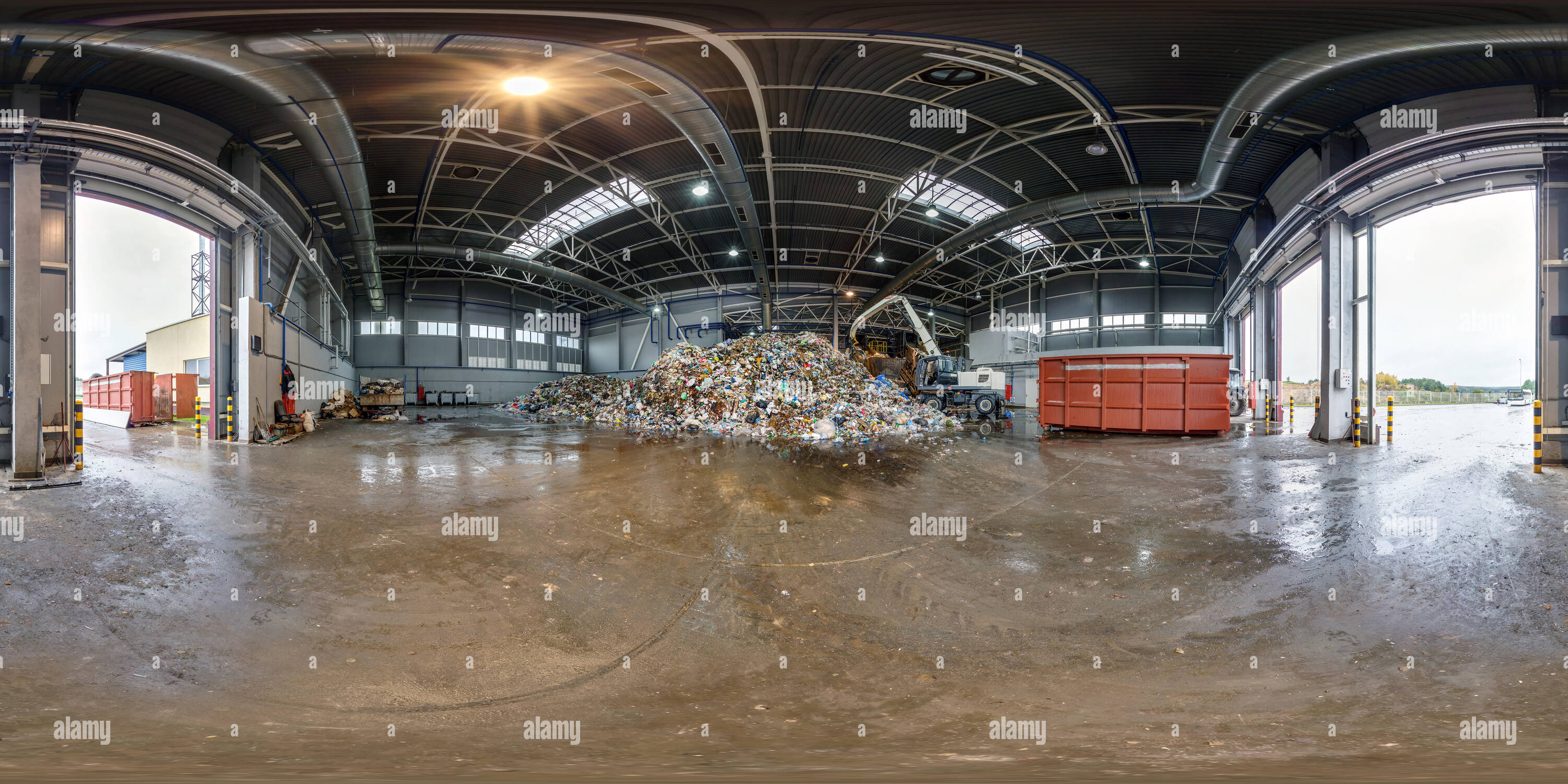 Vue panoramique à 360° de Minsk, Belarus - 10 octobre 2017 : 360 vue panoramique moderne des déchets en usine de recyclage et de stockage dangereux. 360 par 180 degrés de l'Equire dans panorama