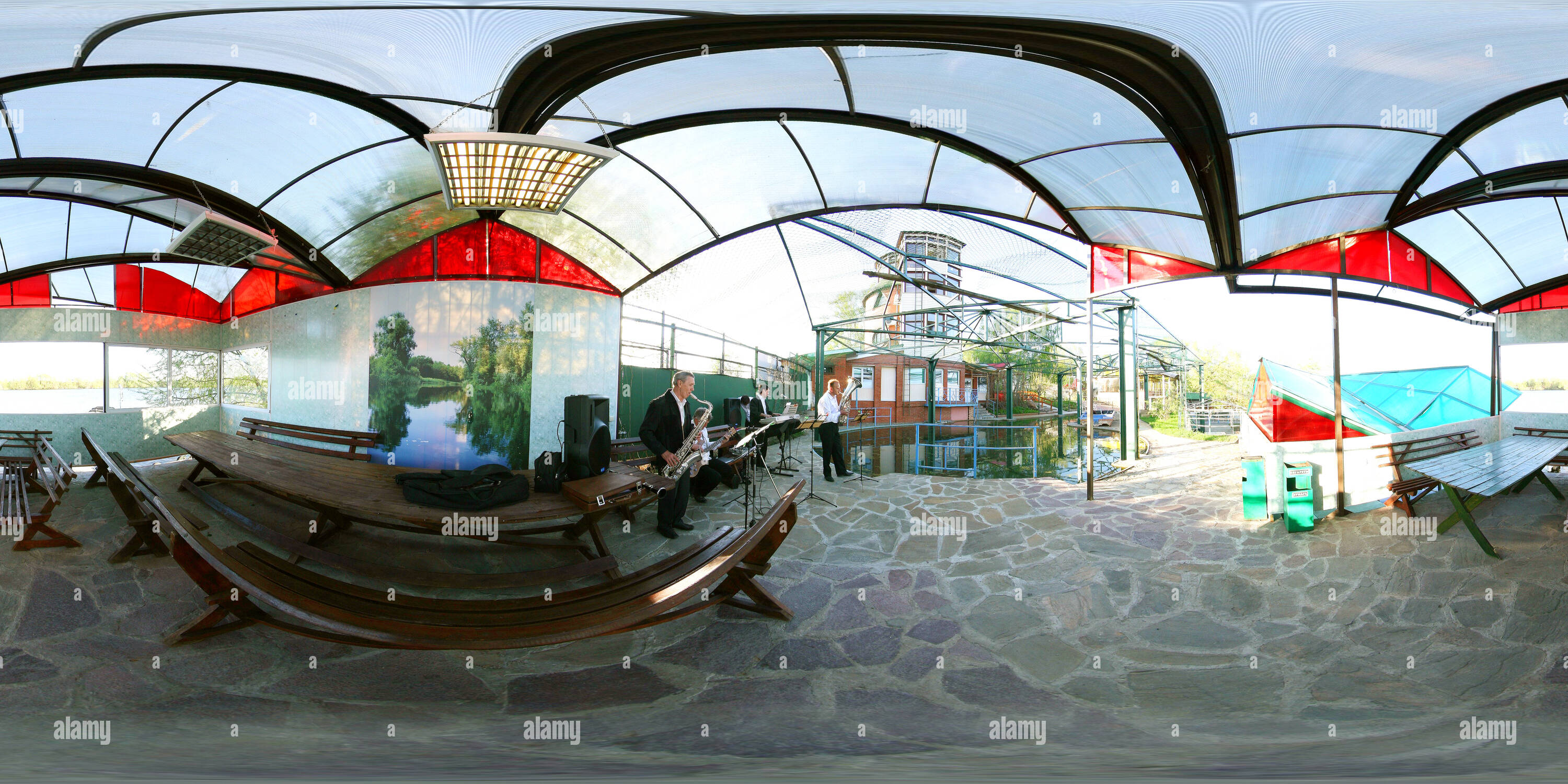 Vue panoramique à 360° de Веранде Музыканты на летней