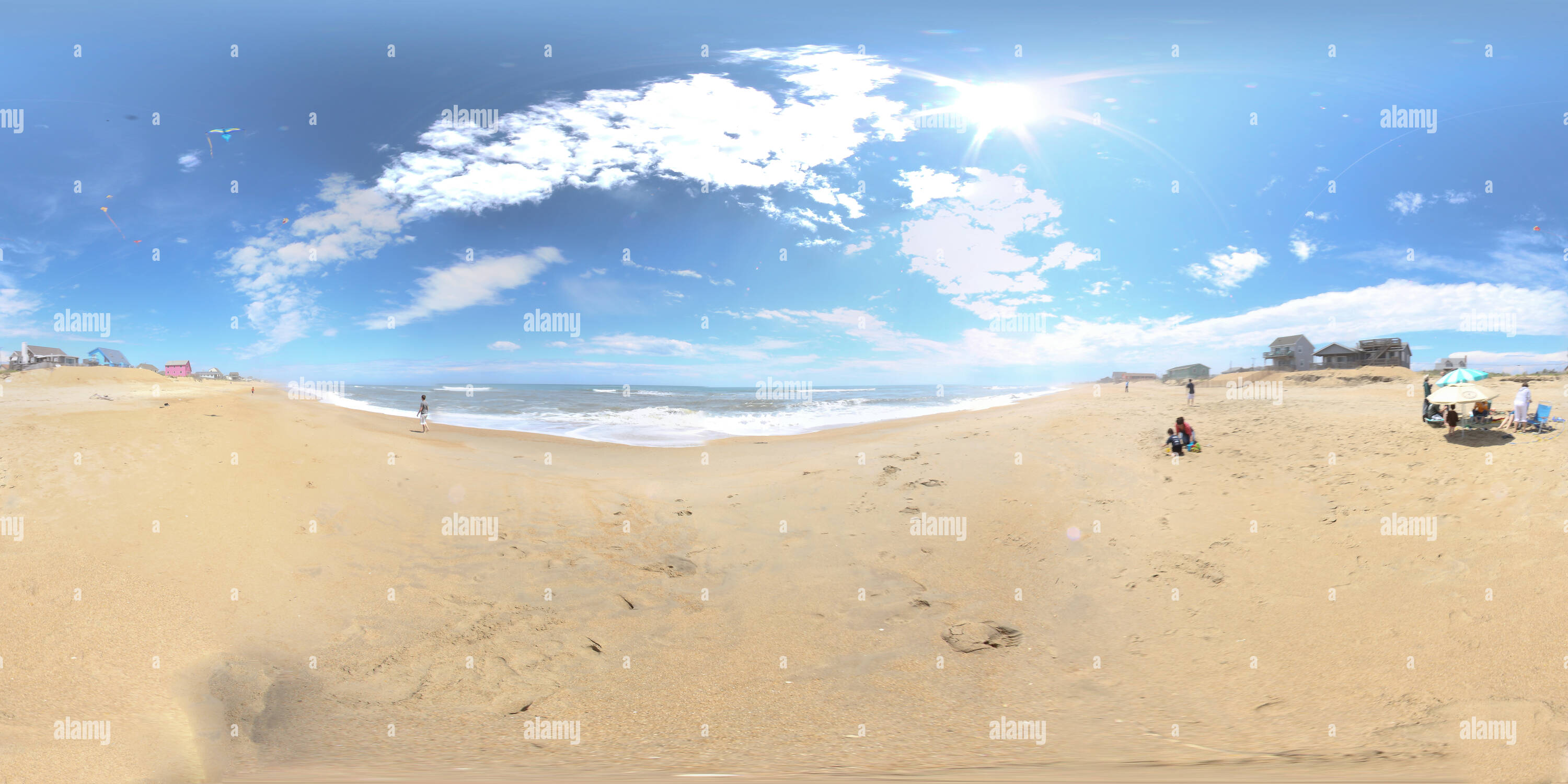 Vue panoramique à 360° de Jouant sur les bancs extérieurs Modifier Vue panoramique à 360° de Jouant sur les bancs extérieurs Modifier