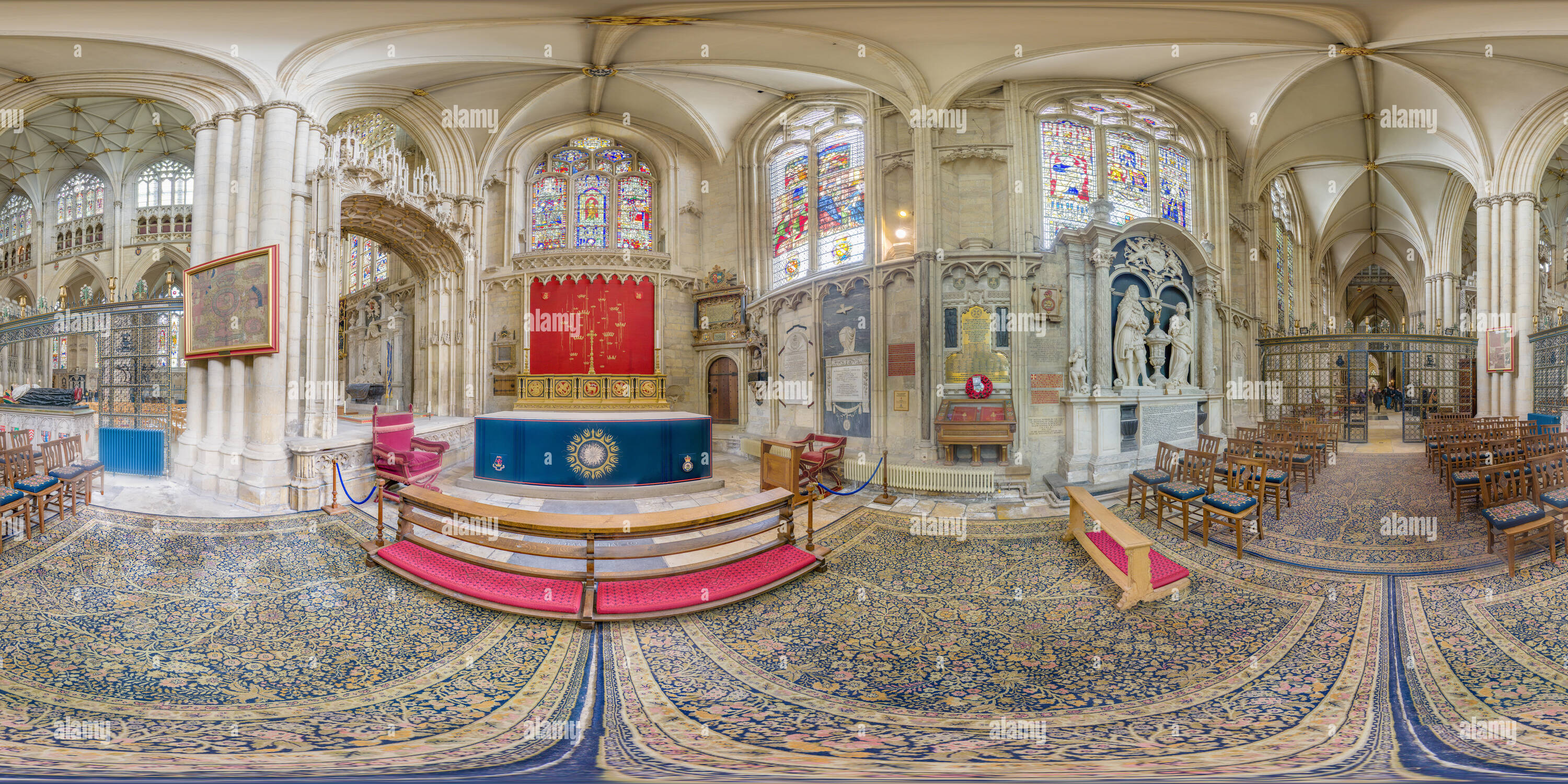 Vue panoramique à 360° de Chapelle latérale à l'extrémité orientale de l'Afrique du quire couloir de la Cathédrale chrétienne médiévale (cathédrale) à York, en Angleterre.