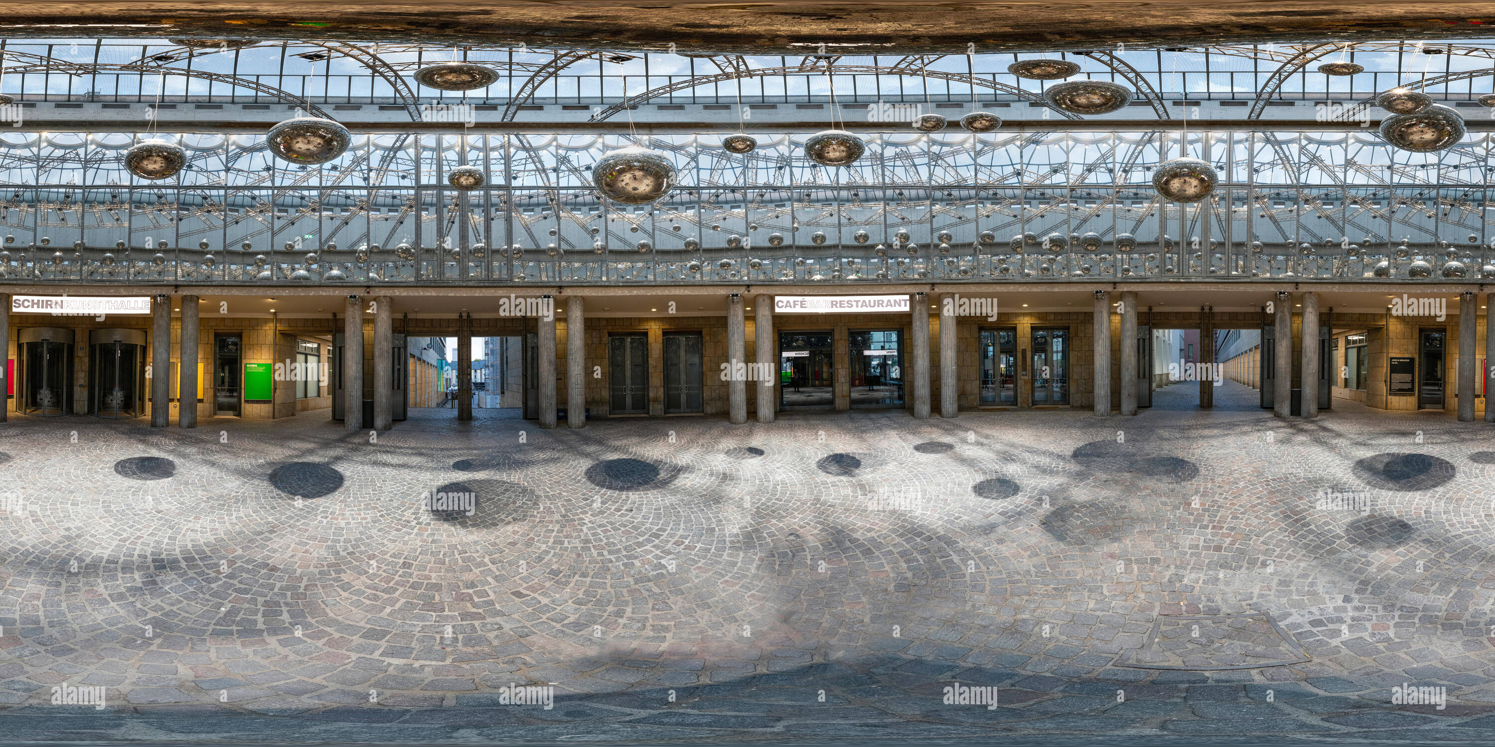 Vue panoramique à 360° de Francfort, Allemagne. Juillet 2019. Une vue panoramique à 360° de la galerie Kunsthalle Schirn dans